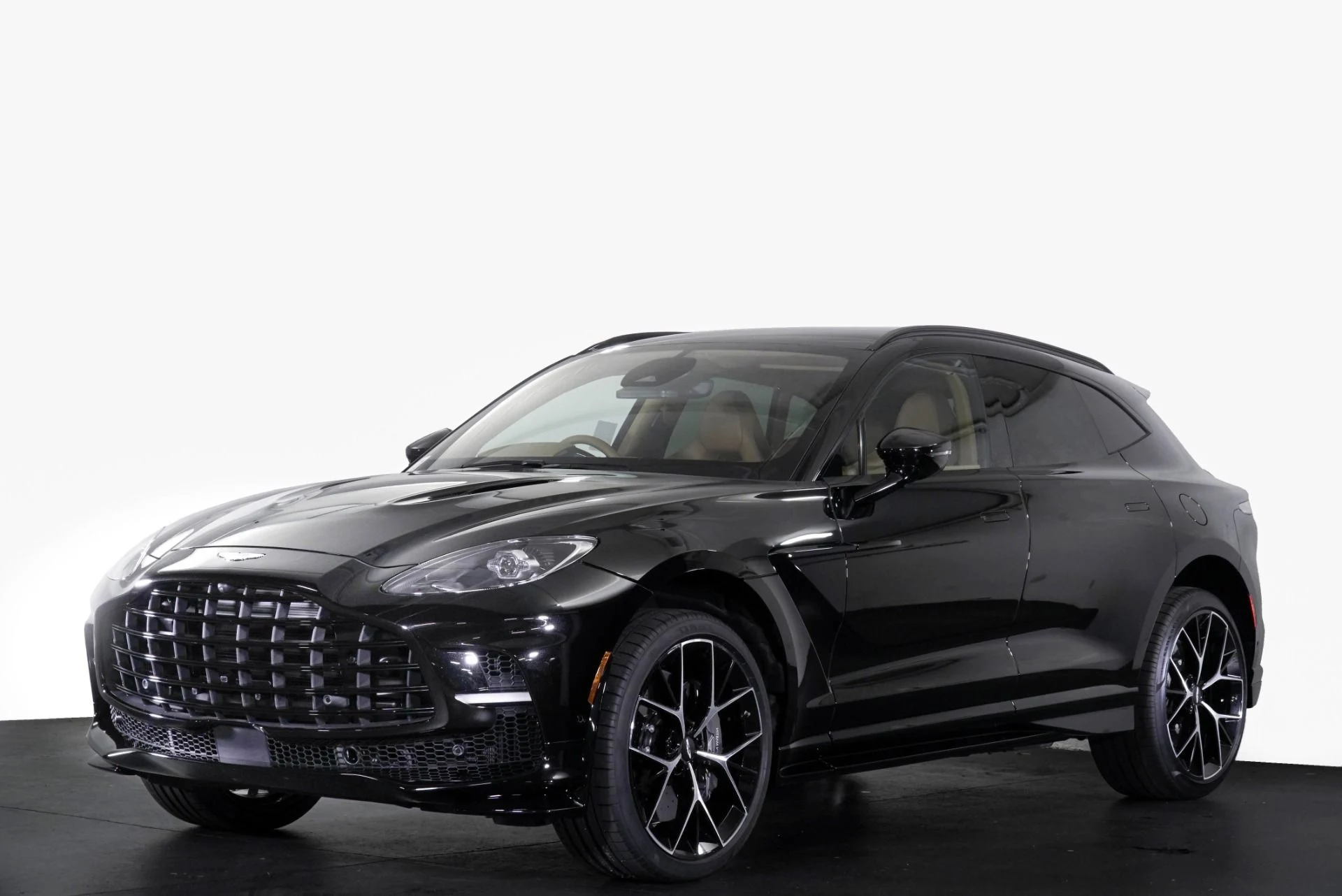 mph033_1681108217_New_2026_Aston_Martin_DBX_707_1769662000_d6887d5821