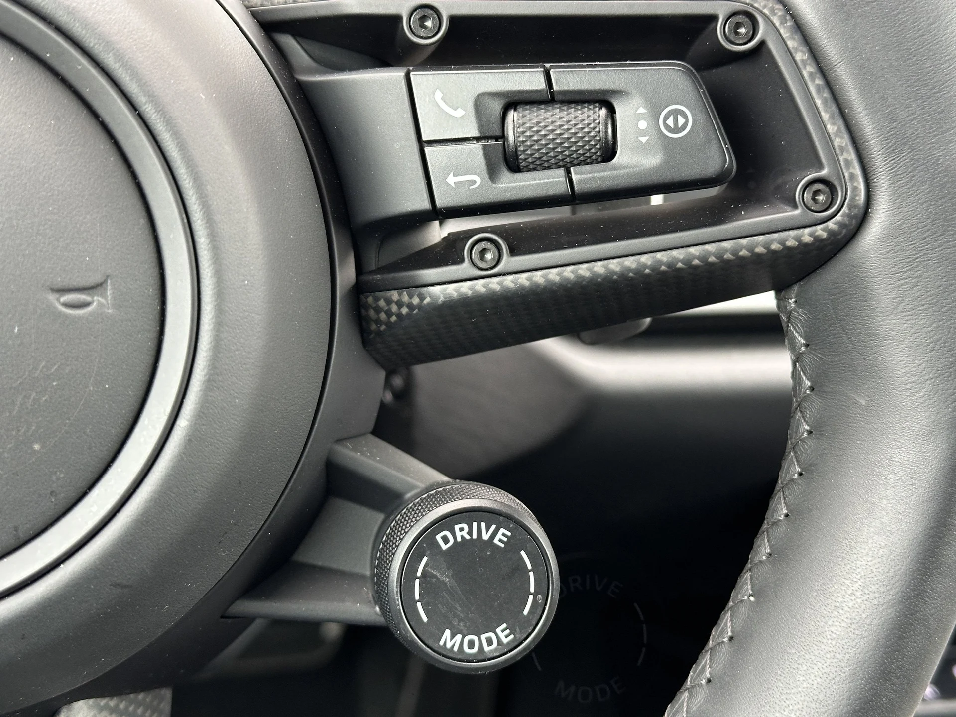 mph033_1693730368_177d03f8326bd796fc69028adff6758cx_9ce0f7504e