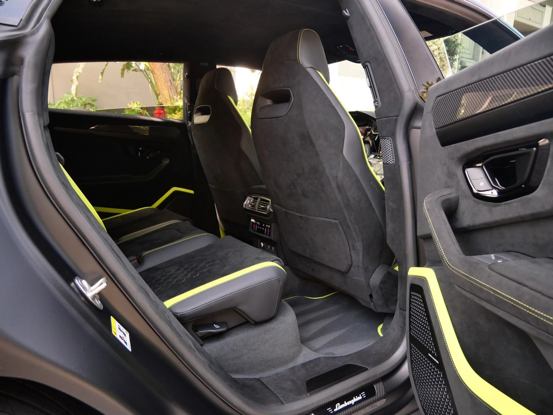 mph033_1695218484_0292e16b839451ba22466535daad5250x_208ecea0b5