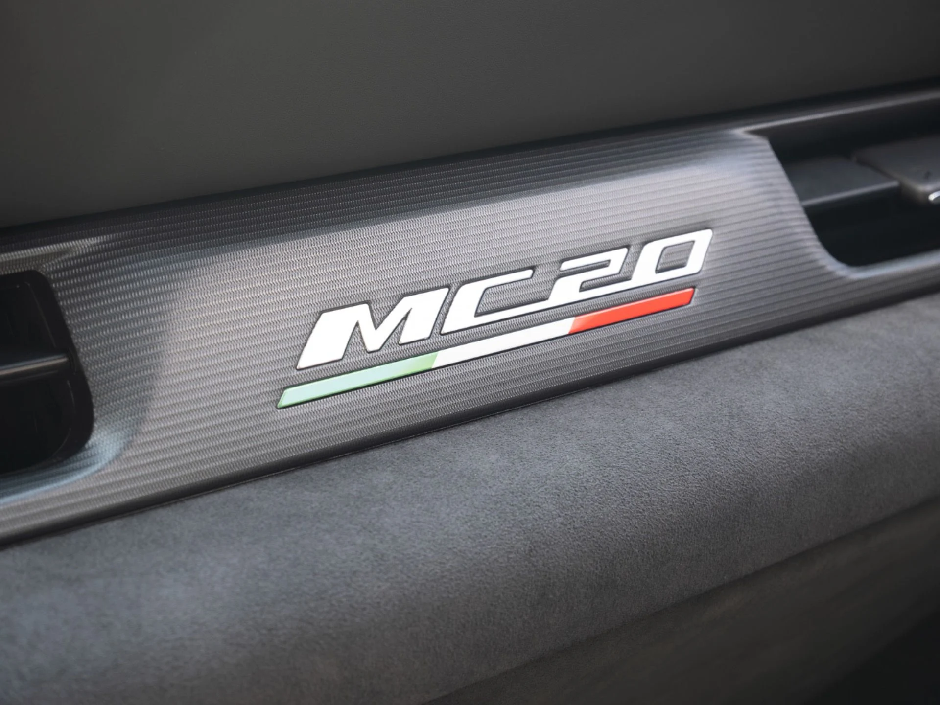 mph033_1703993079_Used_2023_Maserati_MC_20_1774904498_8aae621dcb