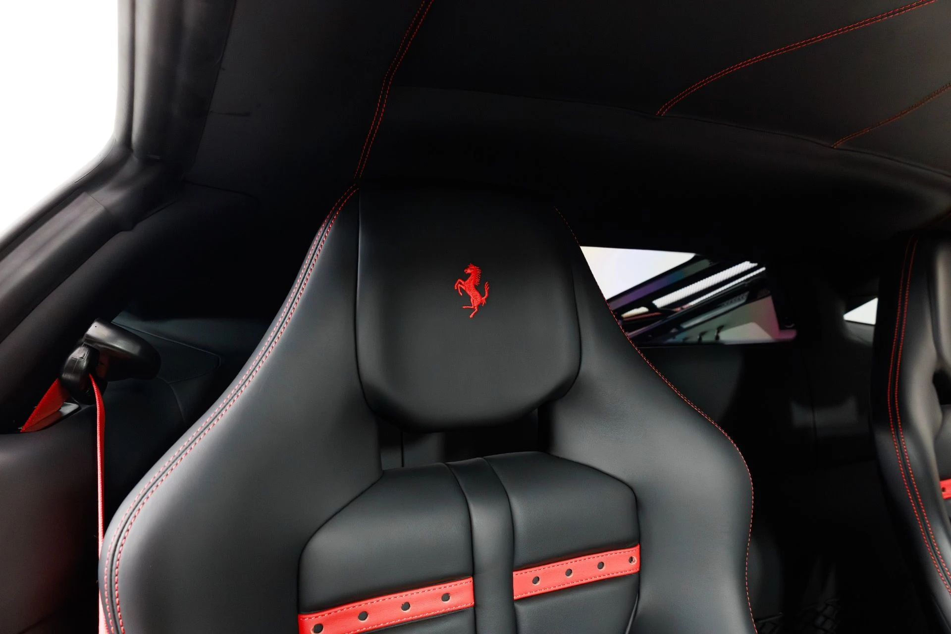 mph033_1707135962_Used_2019_Ferrari_488_Pista_1771977511_bdc3dec4ef