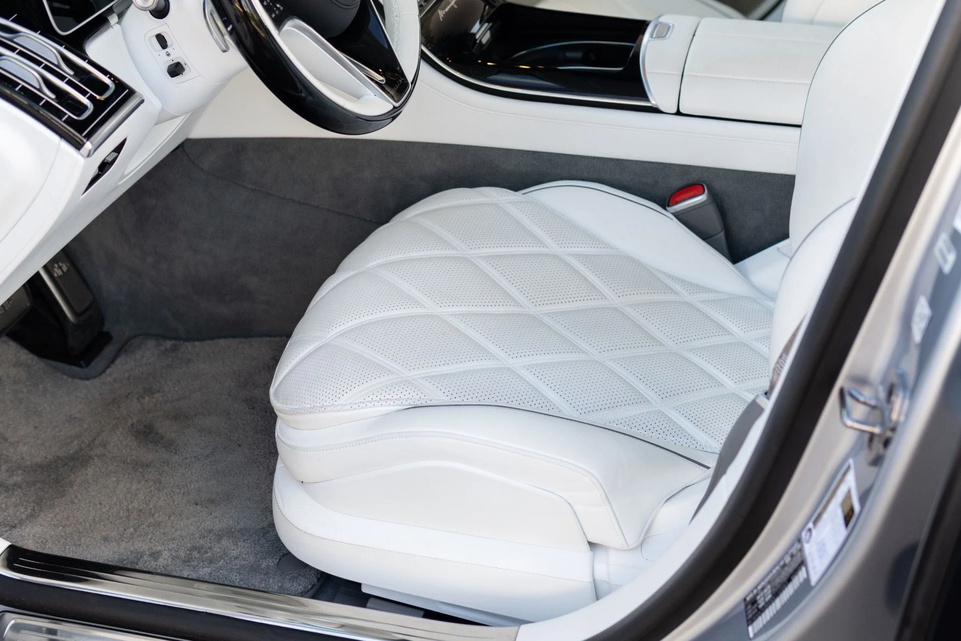 mph033_1732455814_Used_2022_Mercedes_Benz_S_Class_Mercedes_Maybach_S_580_4_MATIC_1769453531_98ea22bab2