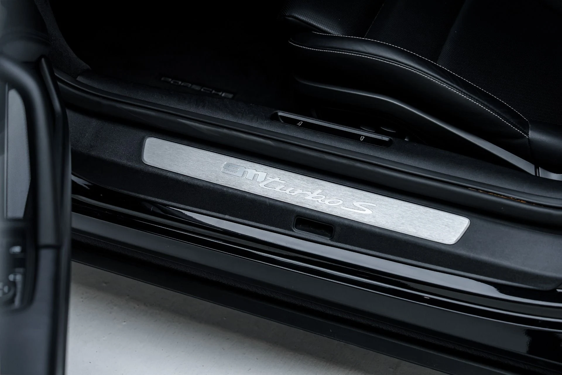 mph033_1747221059_Used_2021_Porsche_911_Turbo_S_1792023481_e220d7ff76