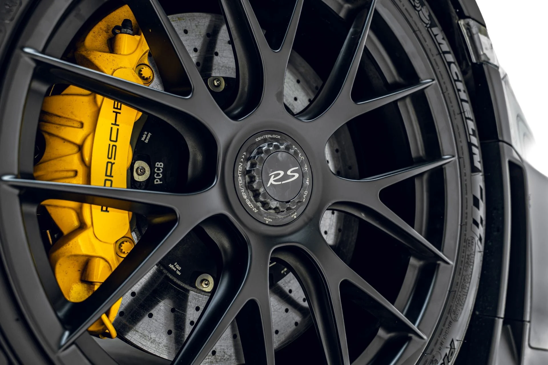 mph033_1749810587_Used_2018_Porsche_911_GT_2_RS_1783012735_3a2832e6c3