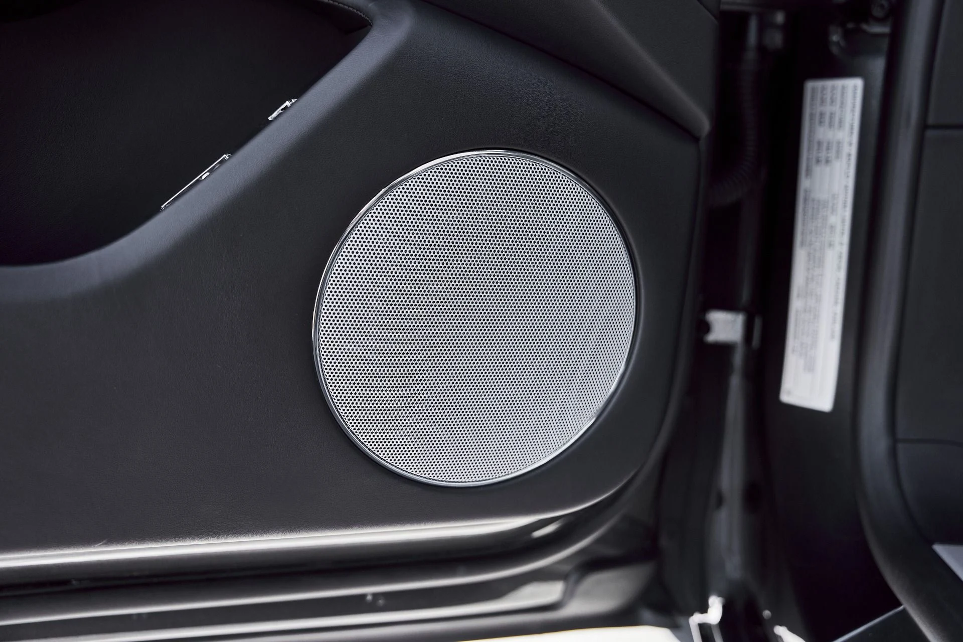 mph033_1754086149_Used_2023_Bentley_Flying_Spur_V8_1773280662_b99dcef221