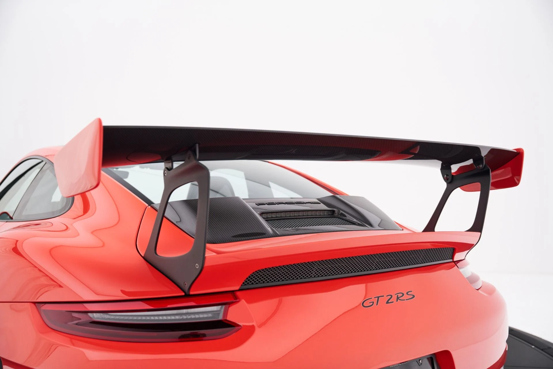mph033_1770988322_Used_2018_Porsche_911_GT_2_RS_1792687161_b4e2514464