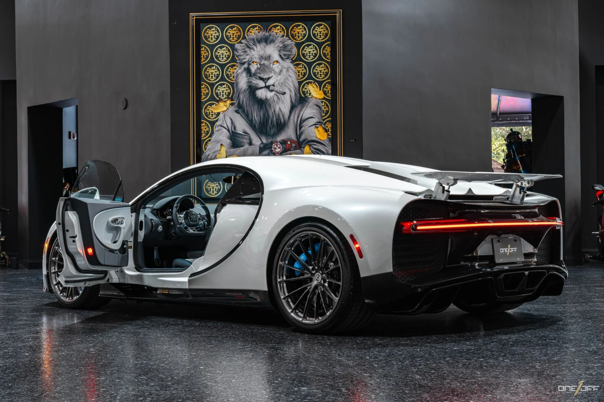 mph033_1783436602_Used_2019_Bugatti_Chiron_FULL_PPF_HRE_Wheels_Caracteres_Included_Comfort_Seats_Black_Carbon_1709734529_24e4c73175