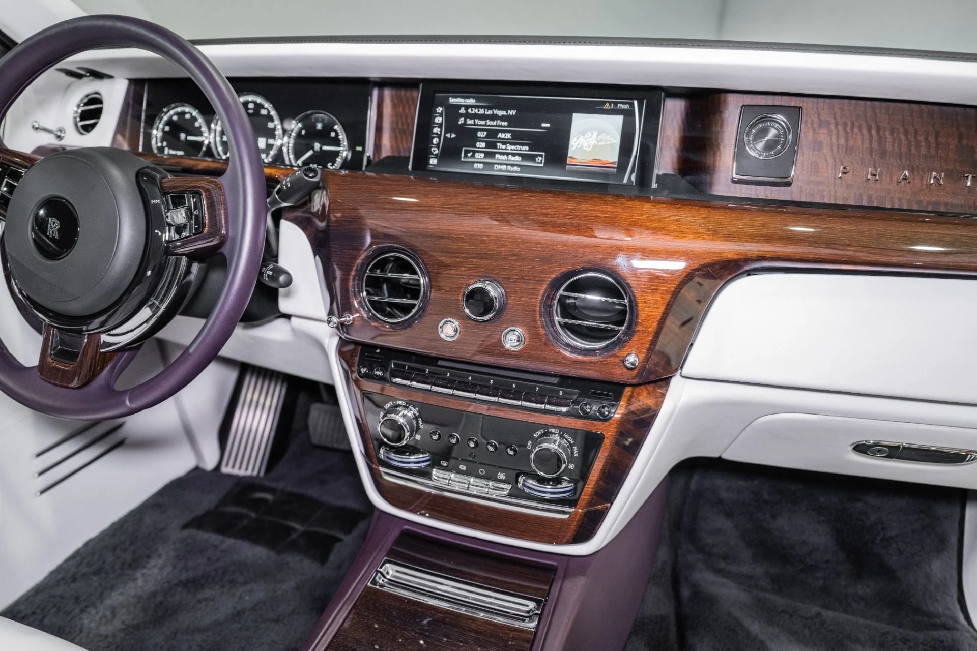 mph033_1792964142_Used_2018_Rolls_Royce_Phantom_1778080077_83a0c245a6