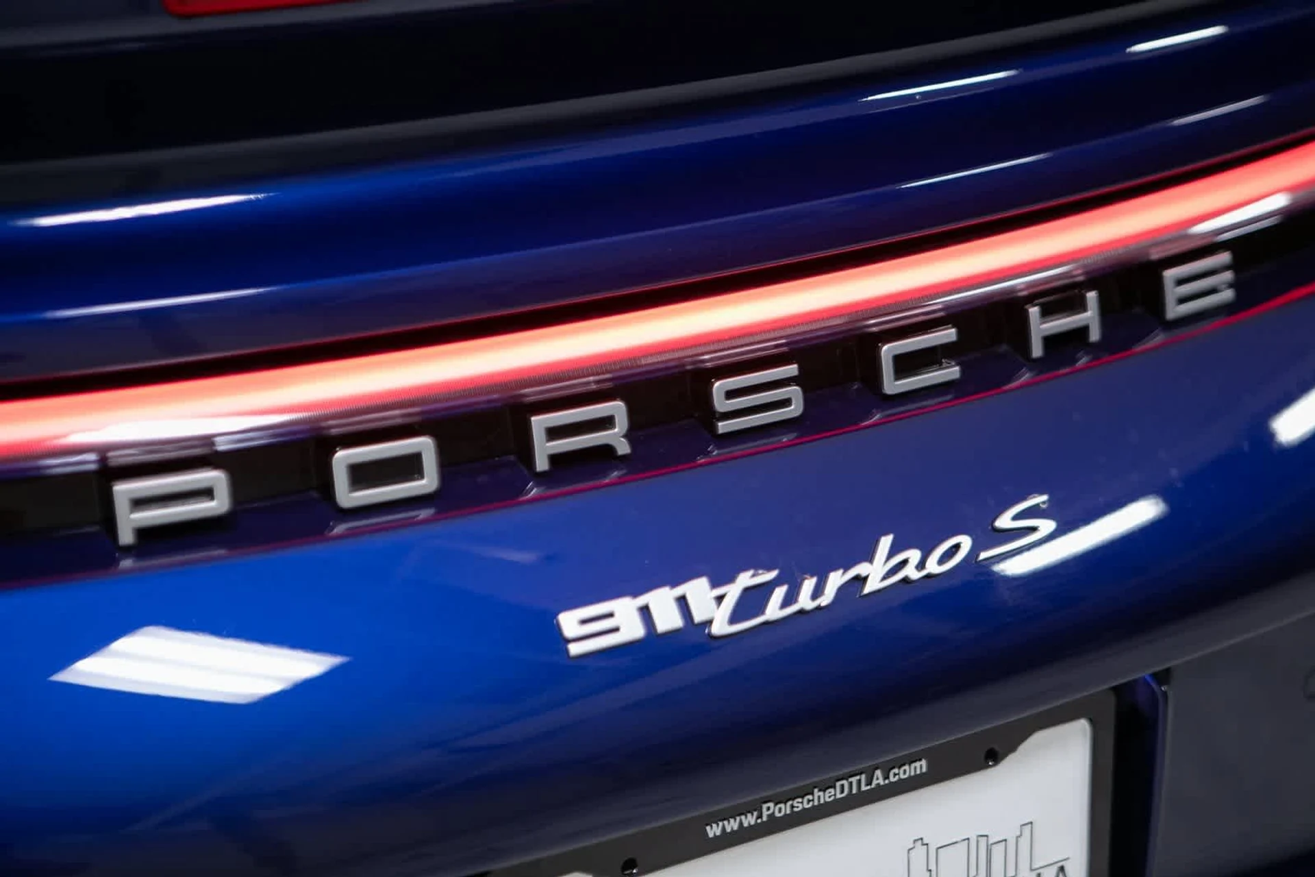 mph033_1794133071_d9315ef728fb2a29420e7c44935f4e4cx_8126d3d1d8