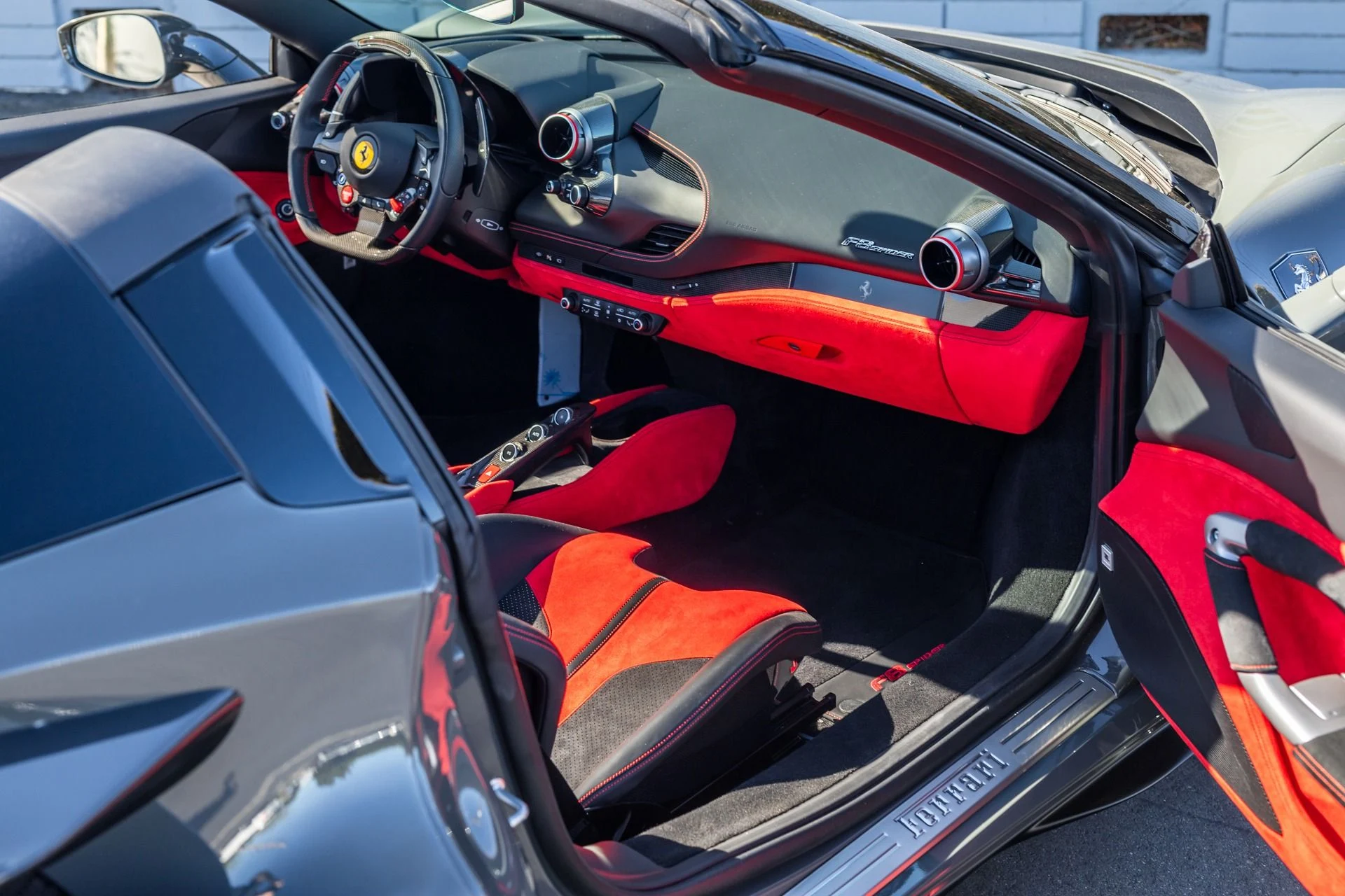 mph033_1815300972_Used_2023_Ferrari_F8_Spider_1736988450_b8acb45afc