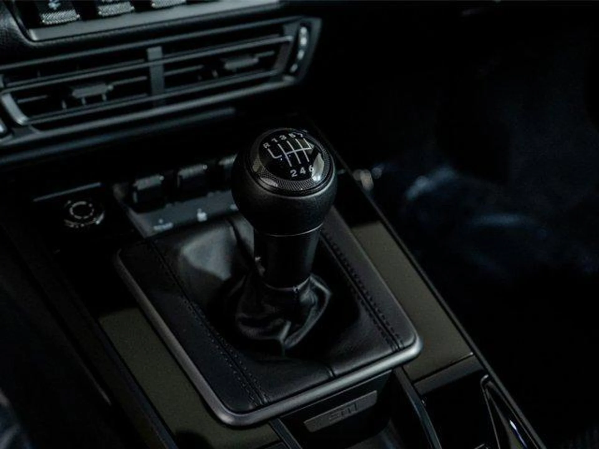 mph033_1817708602_P_Il_F_keb_H3_K1_Gn_Pz21_Plkqa_WC_Kc_2010316ea7