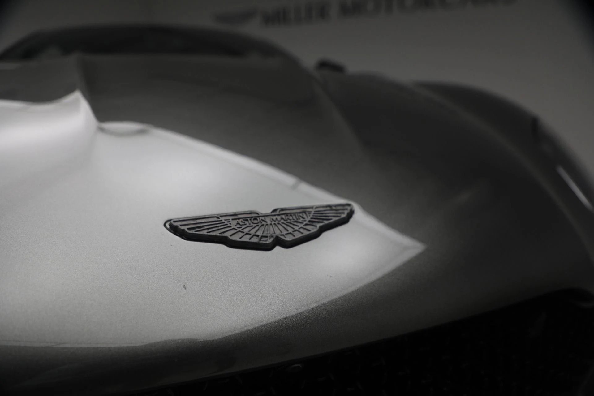 mph033_1822419443_Used_2019_Aston_Martin_DBS_Superleggera_1766529147_e40e4cfe00