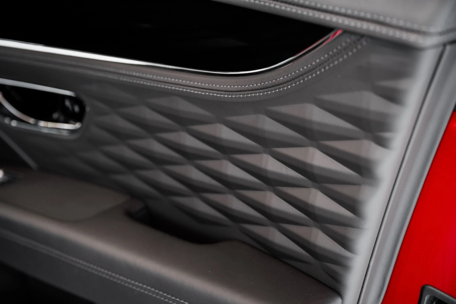 mph033_1841138927_Used_2022_Bentley_Flying_Spur_V8_1694798625_c1389792a9