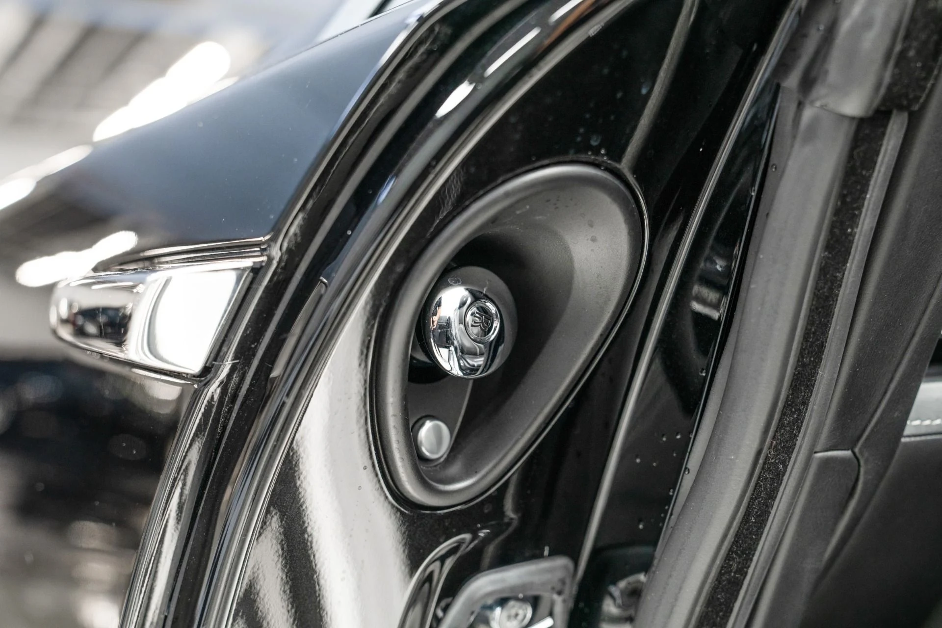 mph033_1851640117_Used_2017_Rolls_Royce_Dawn_Full_Polish_Wheels_Contrast_Stitching_and_Piping_Low_Miles_1764715069_d2dc5b3dae