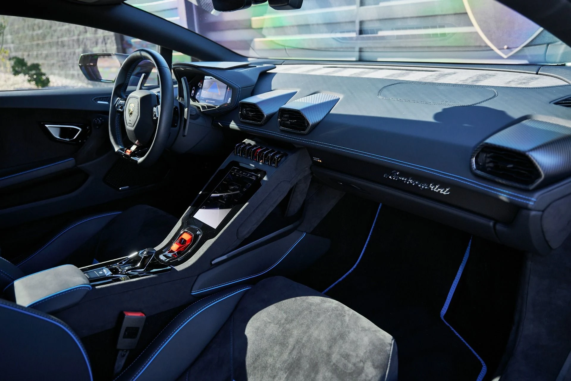 mph033_1855108282_Used_2023_Lamborghini_Huracan_Tecnica_Base_1766024606_f3d79ddfb1