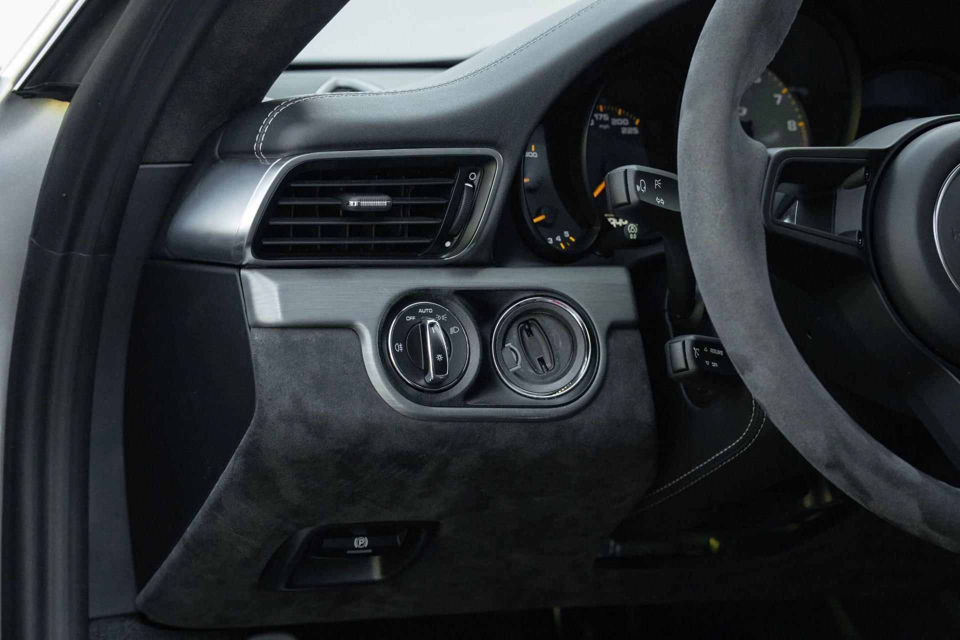 mph033_186111603_Used_2018_Porsche_911_GT_3_1761946041_0a9b893582