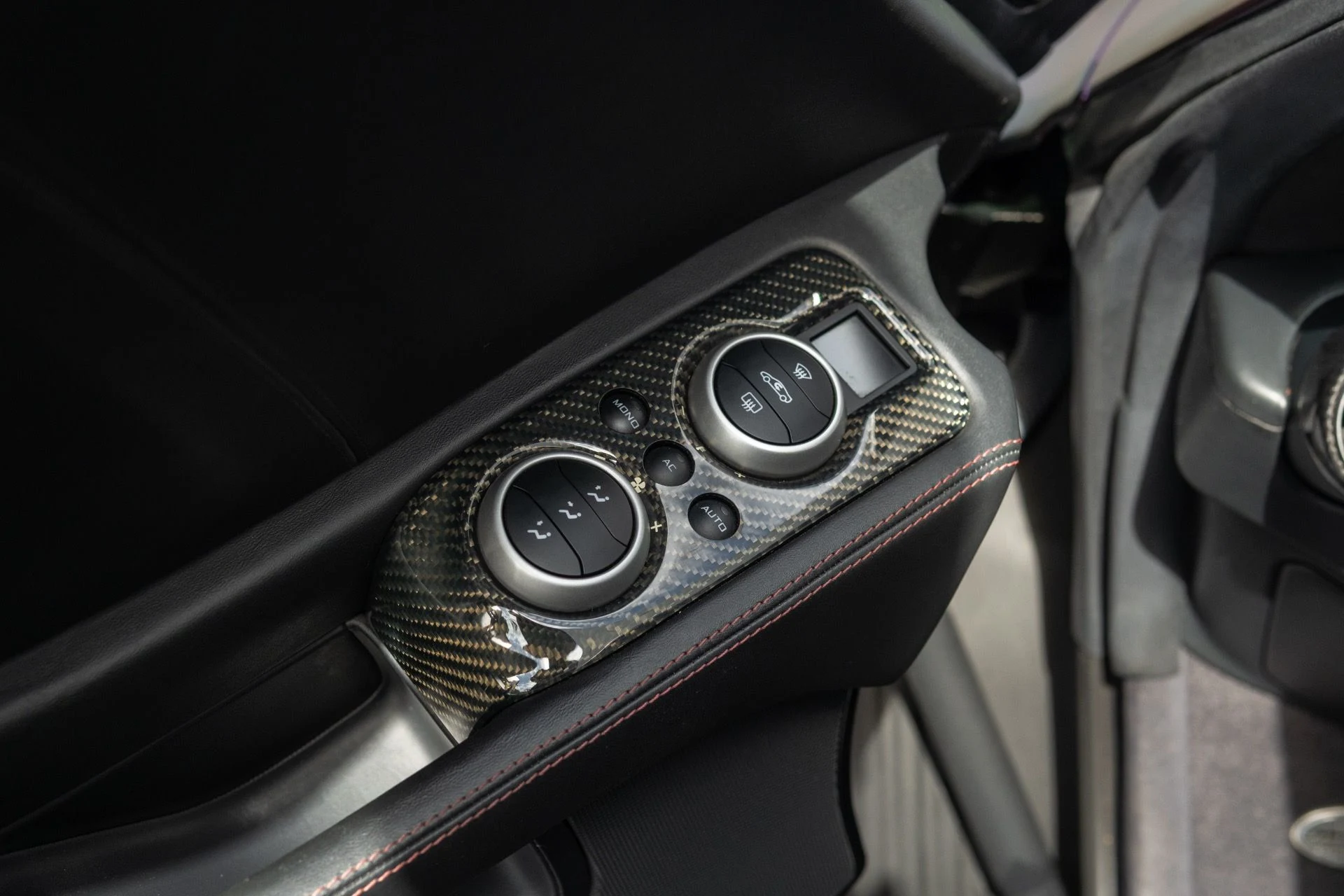 mph033_1870615760_Used_2013_Mc_Laren_MP_4_12_C_Spider_1769458558_038a1e6bcf