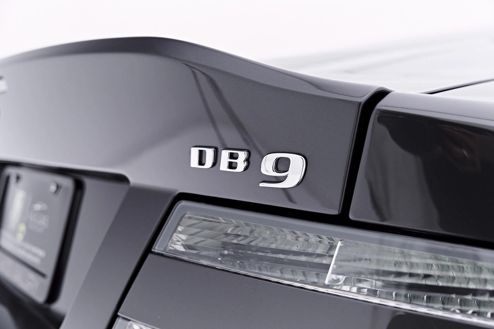 mph033_1893330328_Used_2014_Aston_Martin_DB_9_Base_1780969050_26db7923de