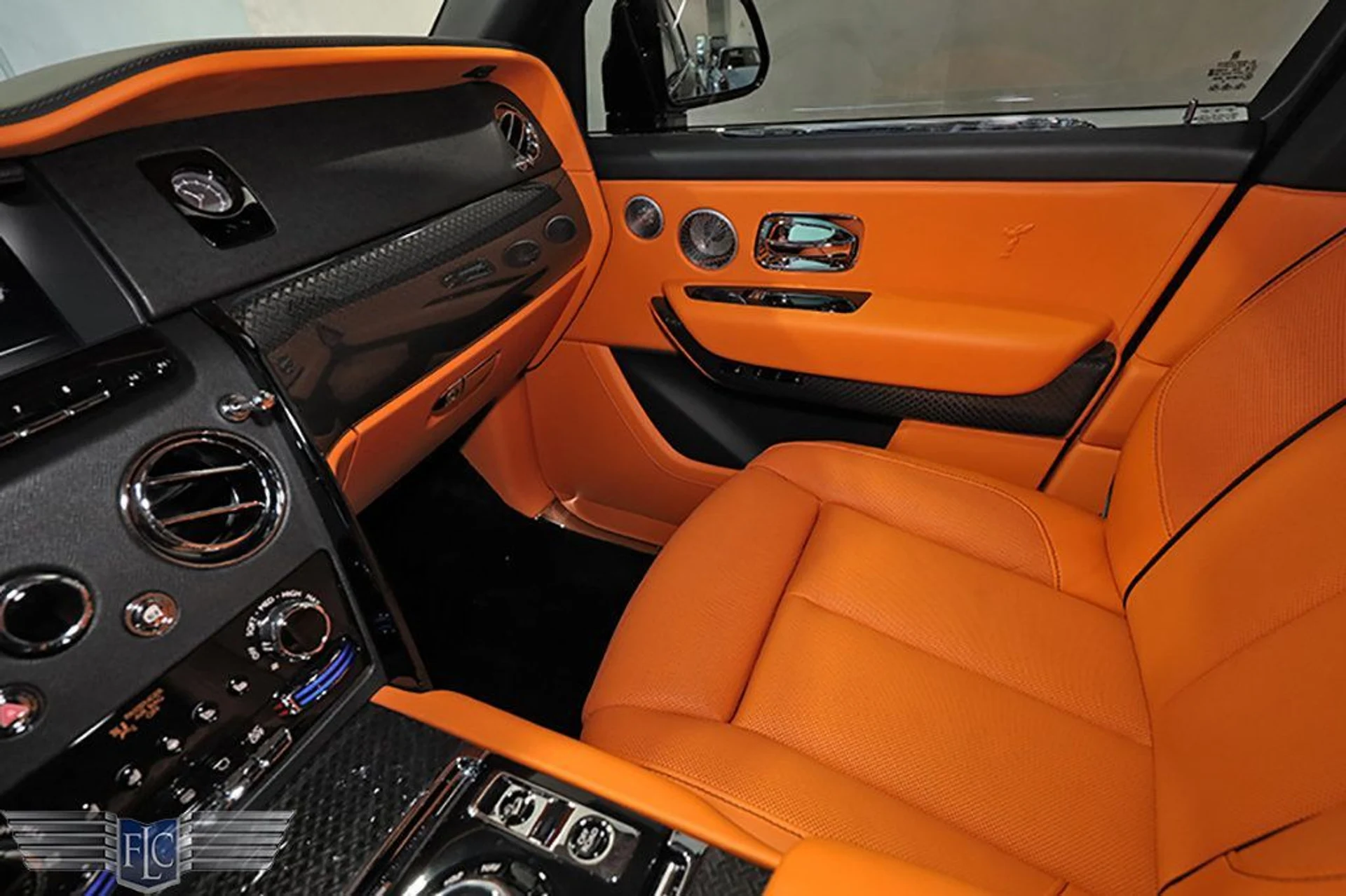 mph033_1895107803_used_2023_rolls_royce_cullinan_blackbadgesportutility_9689_23001935_34_1024_32ce23e0fb