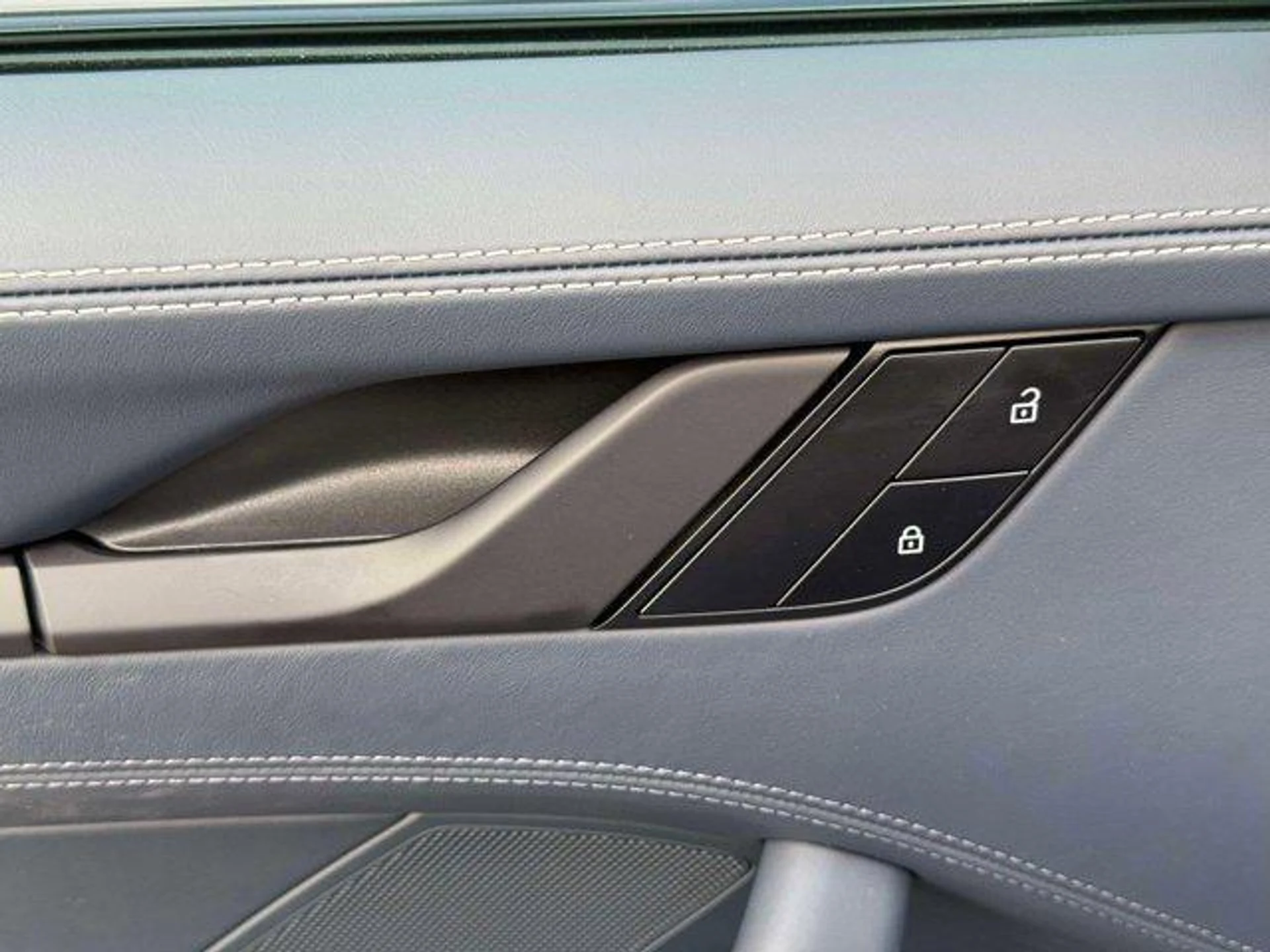 mph033_1896193170_13_N5a_Wu_Z_Nm_D_s_Rp5k4_M2_Bje_R_EU_45635125a8