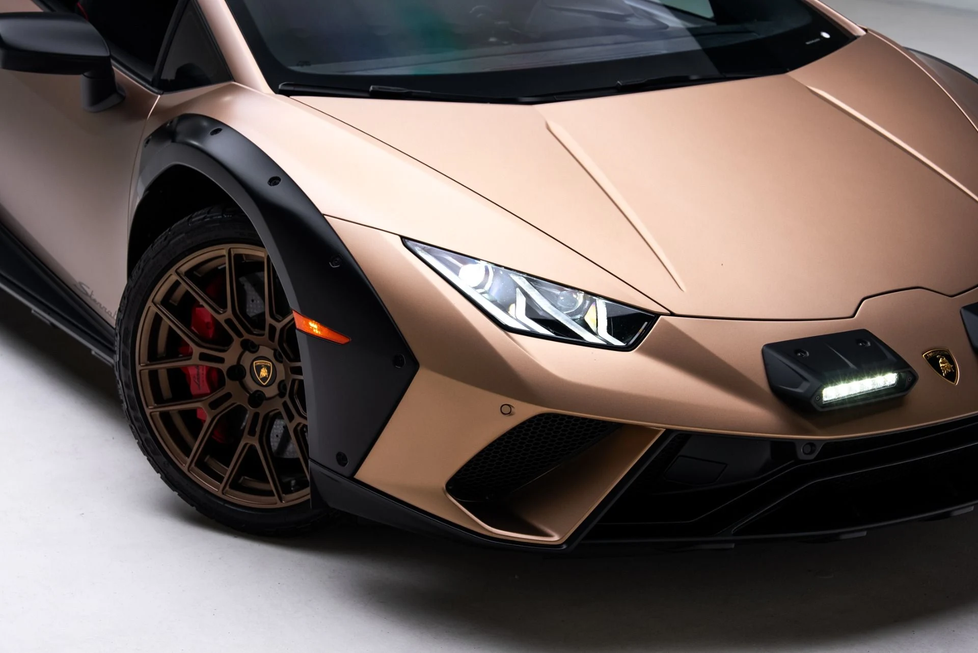 mph033_1898445450_Used_2024_Lamborghini_Huracan_Sterrato_1774458866_1e5c32f0ac