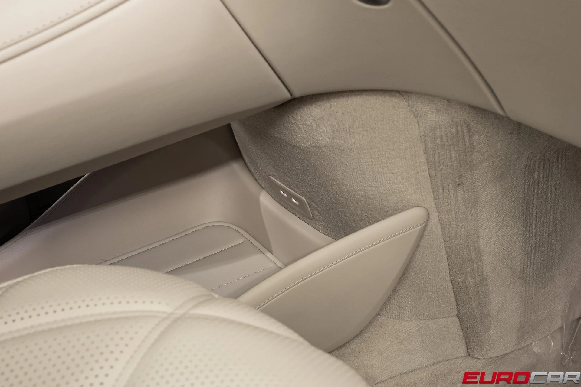 mph033_1898991631_image_34_a2e94a42bd