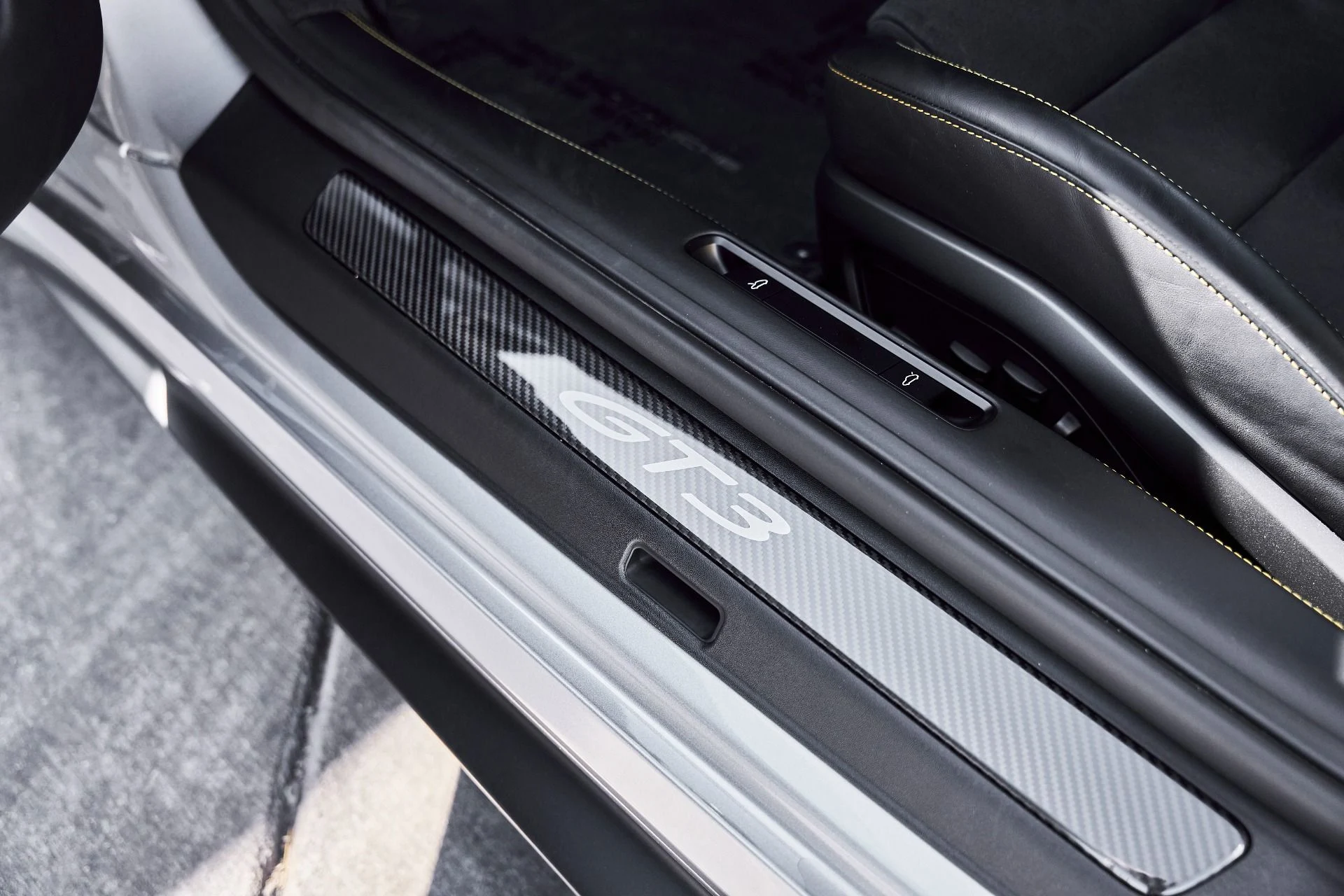 mph033_1904549895_Used_2023_Porsche_911_GT_3_1776823182_e0954c440c