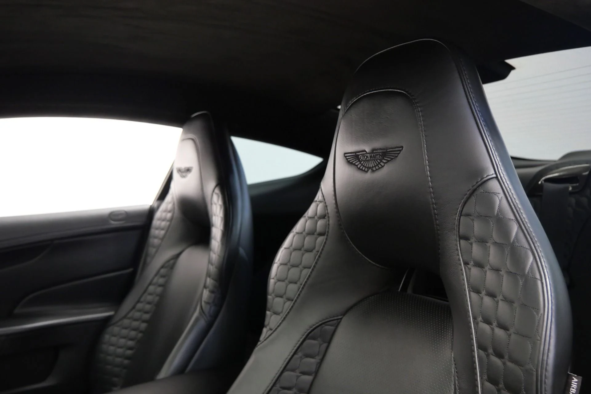 mph033_1917132908_Used_2014_Aston_Martin_Vanquish_AML_Color_V12_Power_Awesome_Sound_1781289634_8bbad584ae