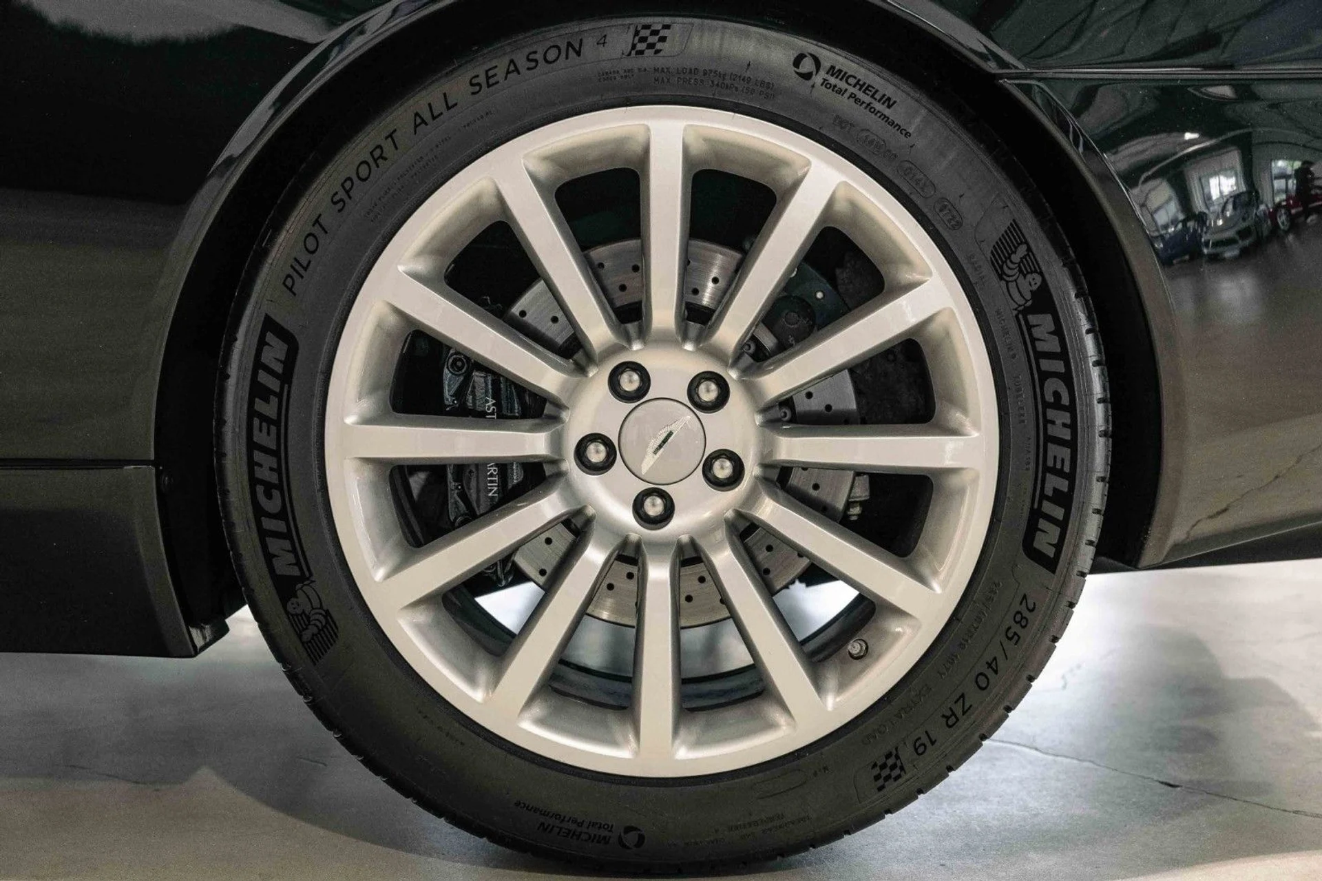 mph033_1918617583_JA_527c4c6509