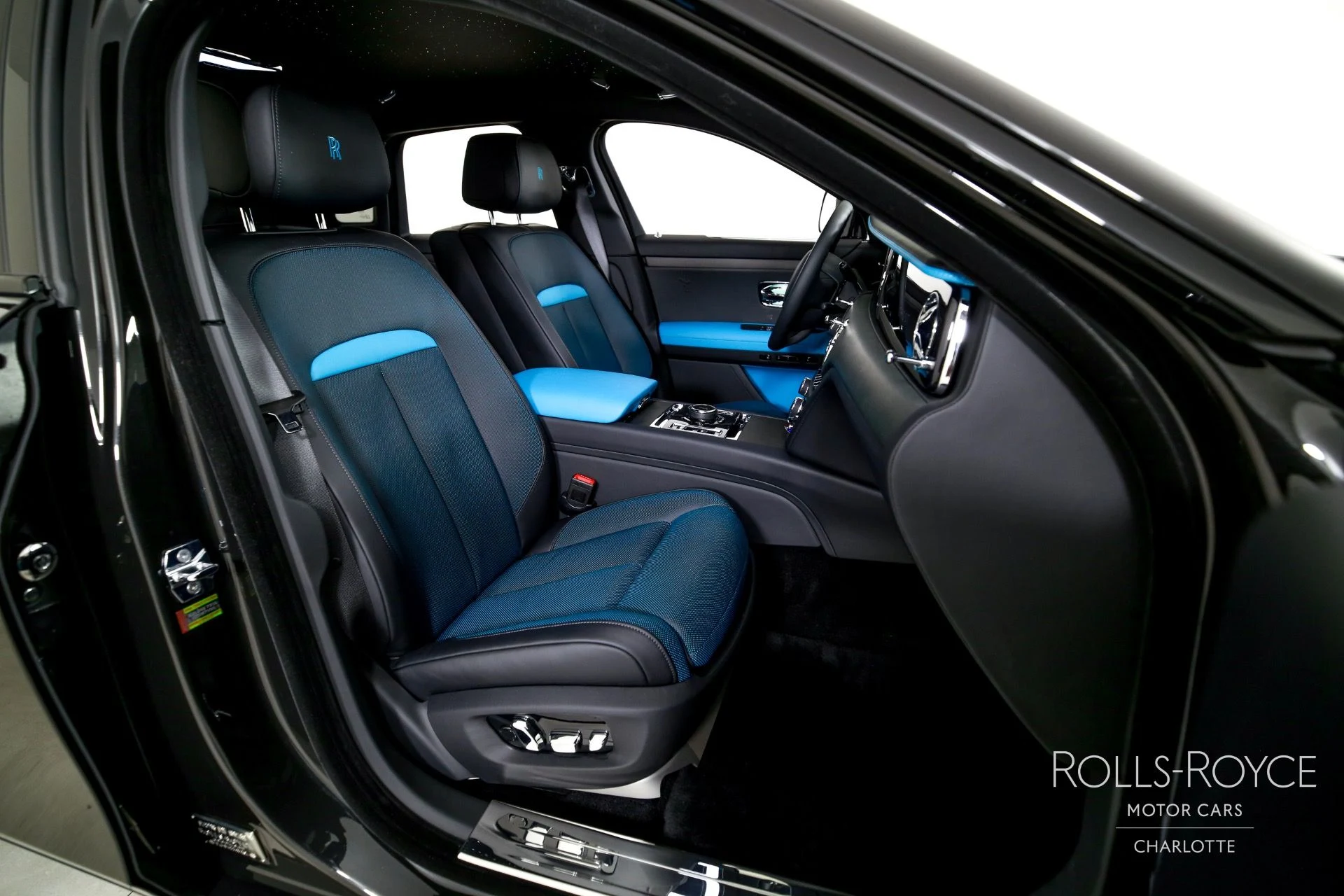 mph033_1930230690_Used_2024_Rolls_Royce_Ghost_1755798774_f2ed37effa