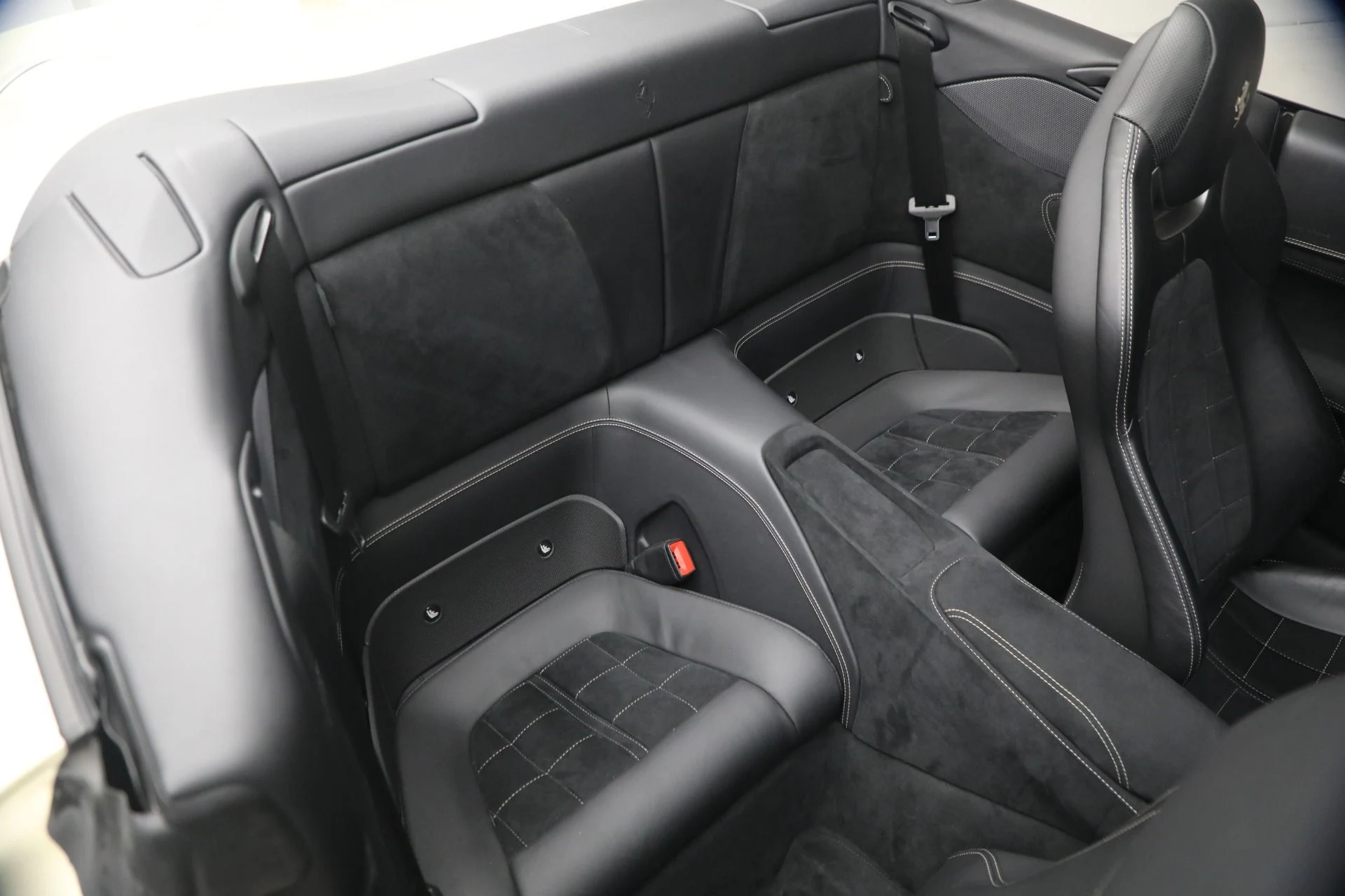 mph033_1934129495_Used_2023_Ferrari_Portofino_M_1767989995_5a05492424