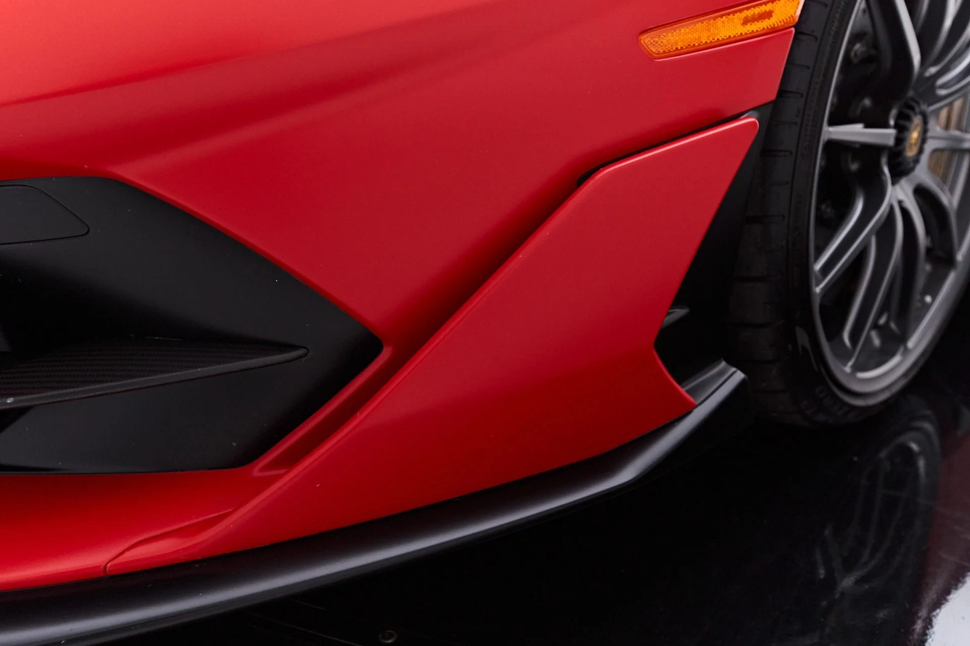 mph033_1937259832_Used_2019_Lamborghini_Aventador_SVJ_Base_1660667507_1c4d0155a9