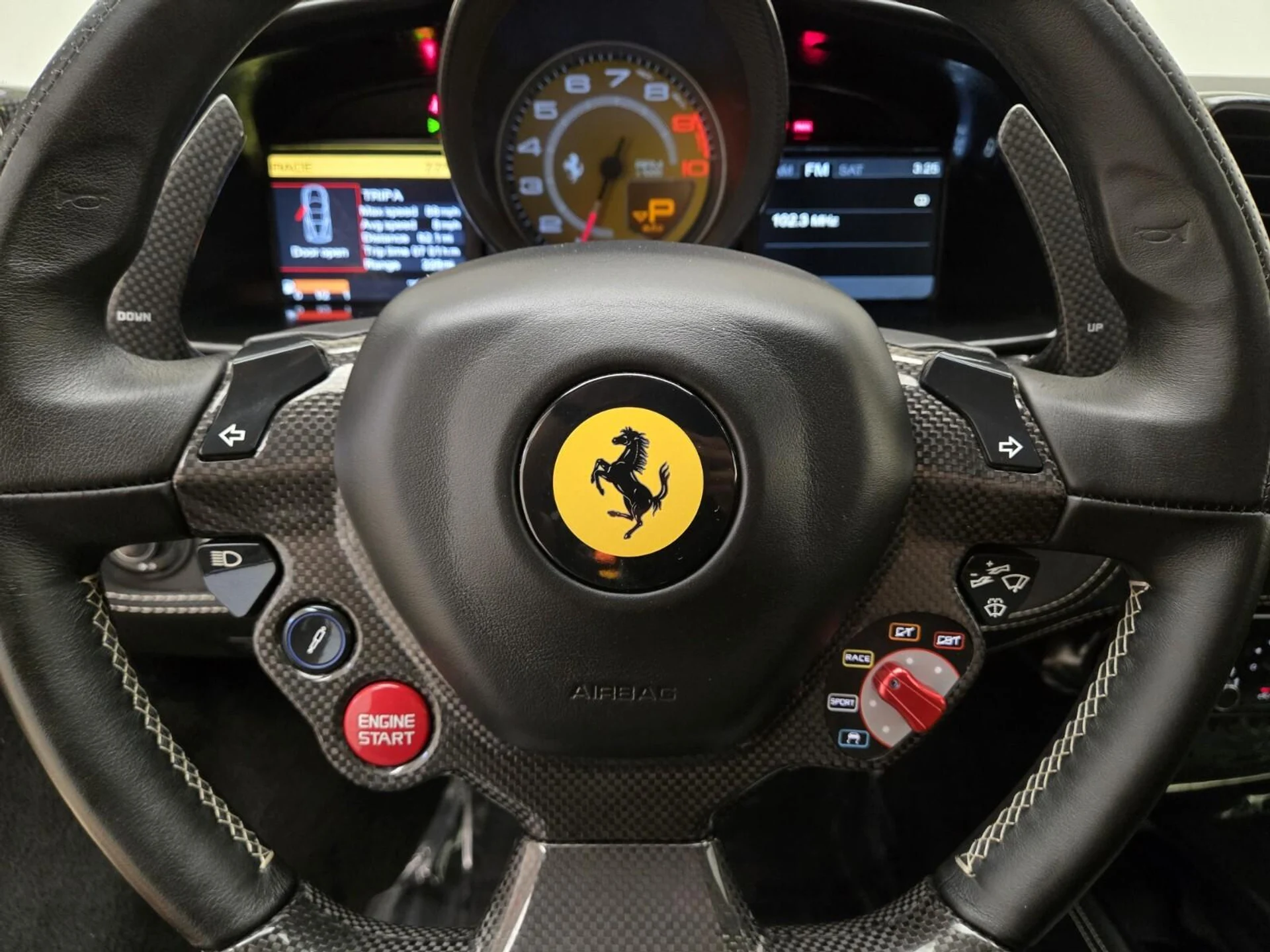 mph033_1942907596_Used_2011_Ferrari_458_Italia_1756536653_9b5ddbb4ff