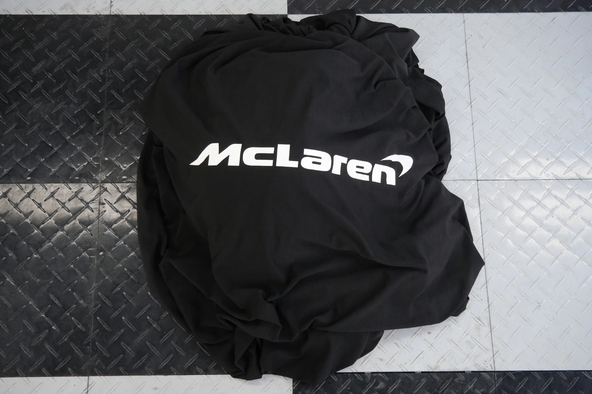 mph033_1945856926_Used_2019_Mc_Laren_600_LT_Carbon_Packs_1_and_2_Bowers_and_Wilkins_Audio_Ultra_Lightweight_Wheels_1767975670_f4fd1bc401