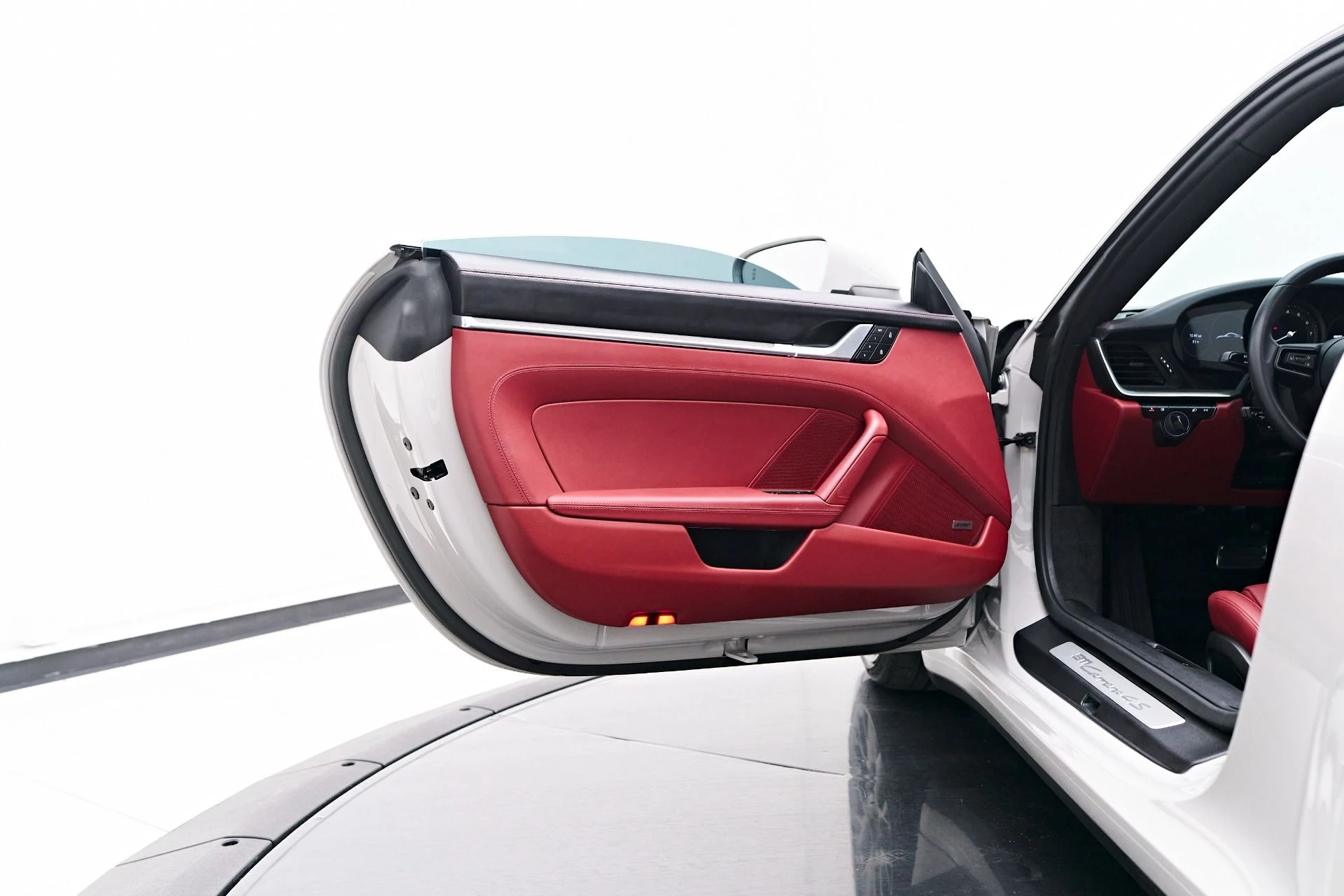 mph033_1950594168_Used_2023_Porsche_911_Carrera_4_S_1757702387_71e38deedf