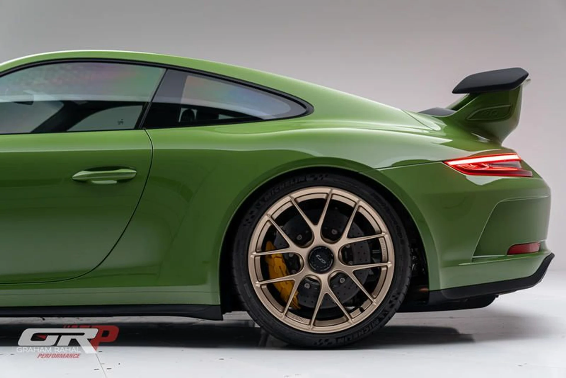 mph033_1959907419_DB_4_ED_36_D_5319_4_D50_8_F6_C_CEE_504_EFABE_9_489648310d