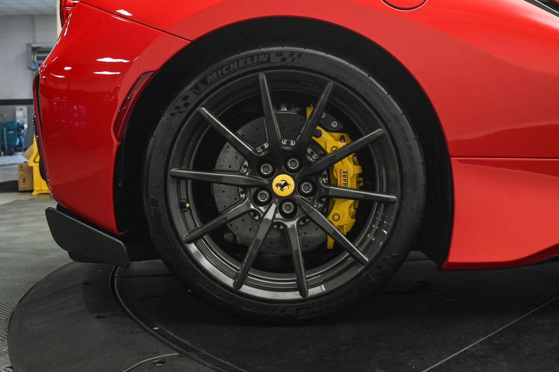 mph033_196665902_Used_2020_Ferrari_488_Pista_Base_1757453201_ec060872ef