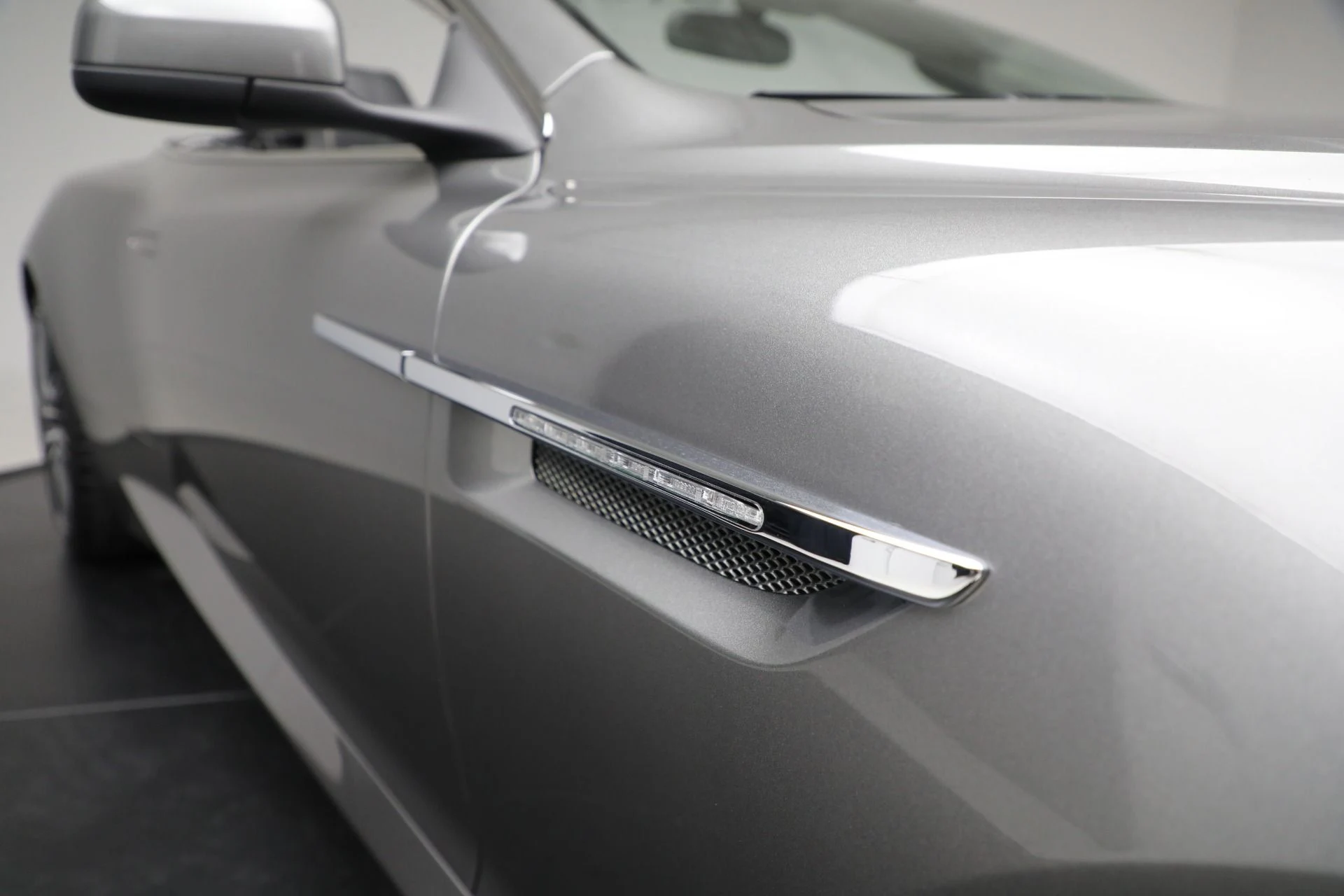 mph033_1974605375_Used_2015_Aston_Martin_DB_9_Volante_575849673c
