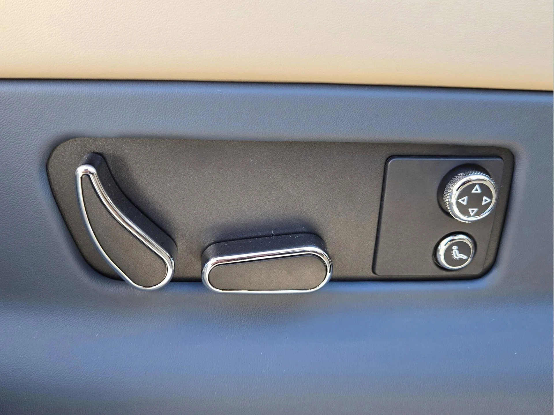 mph033_197540954_bb09a5c7da80519df1a19a69f050d5c2x_fee7a97350