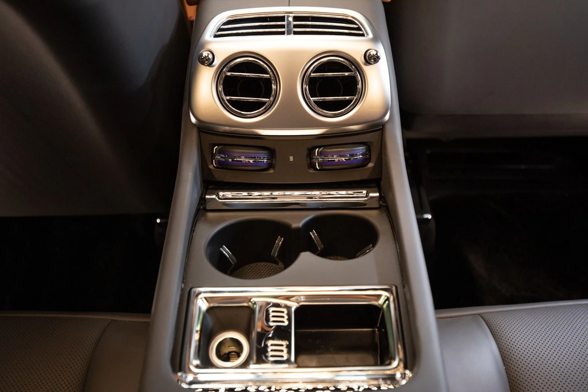 mph033_1976429589_Used_2018_Rolls_Royce_Wraith_Luminary_Collection_1708563018_5f804f0d89