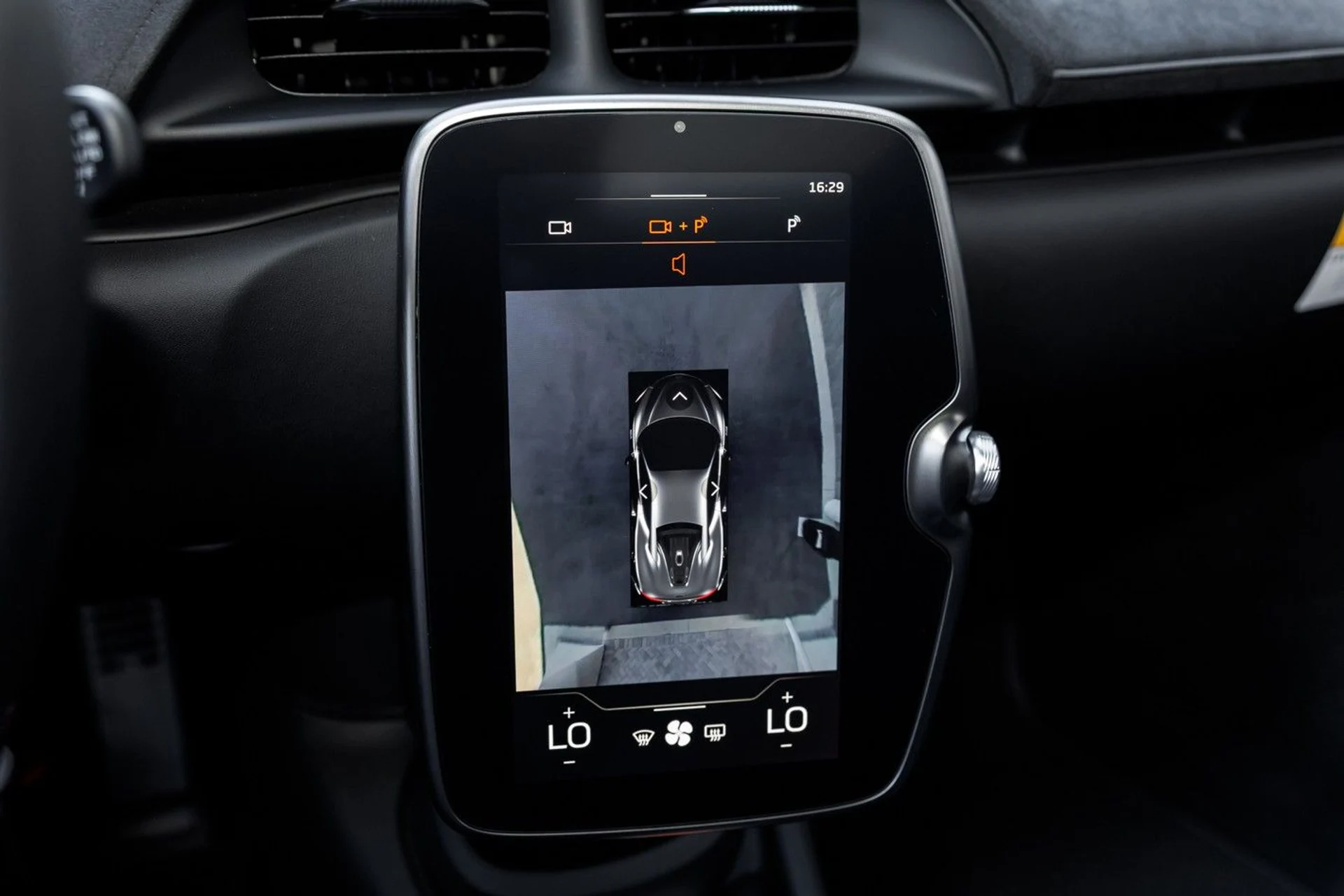 mph033_1981095696_669_p34_l_f7445eb468