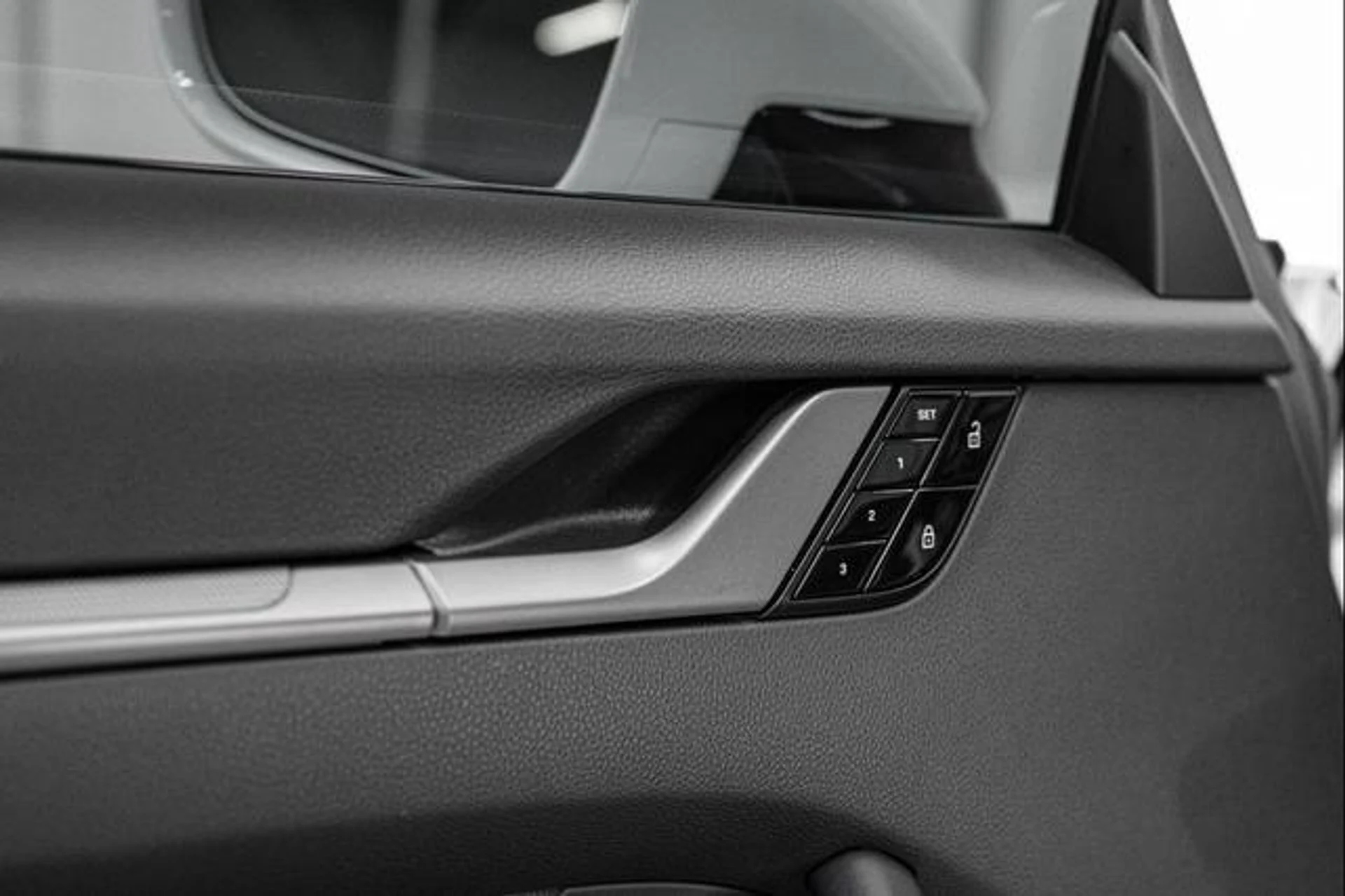 mph033_19836529_ix_NV_Ful8q_Q_Gr1_Lstubb_T_Wg_F_6k0_9e9efc979d