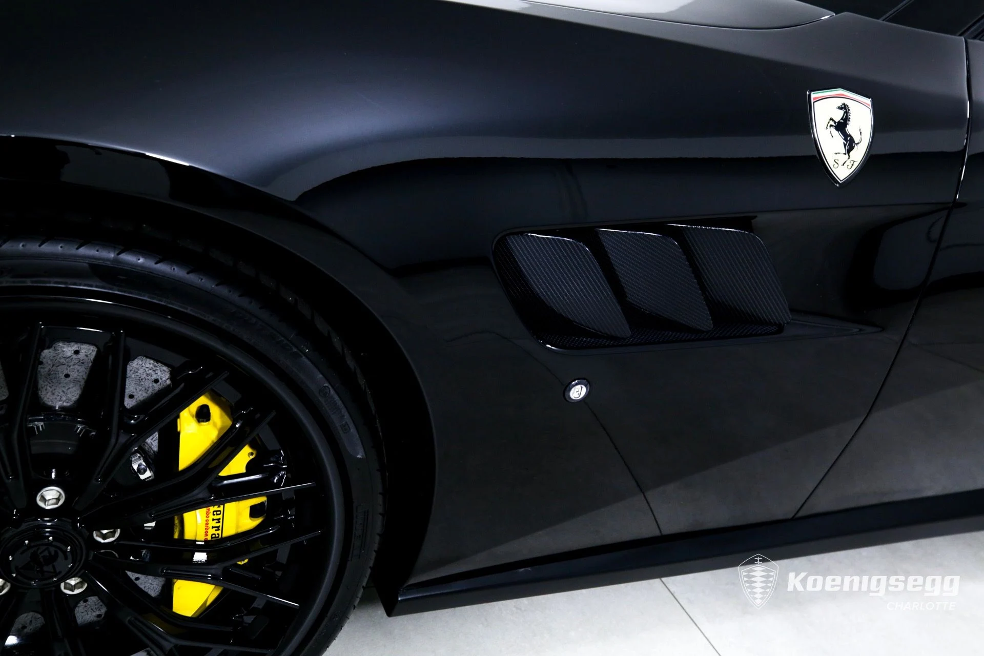 mph033_2005127981_Used_2018_Ferrari_GTC_4_Lusso_T_1761056109_4ccf908774