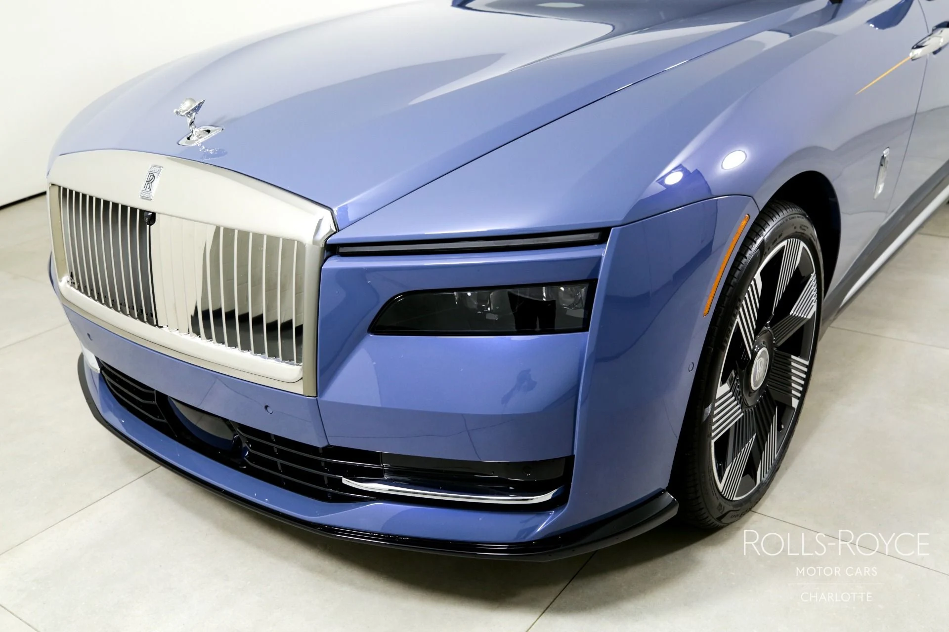 mph033_2010634230_Used_2024_Rolls_Royce_Spectre_1744735780_e75590b31a