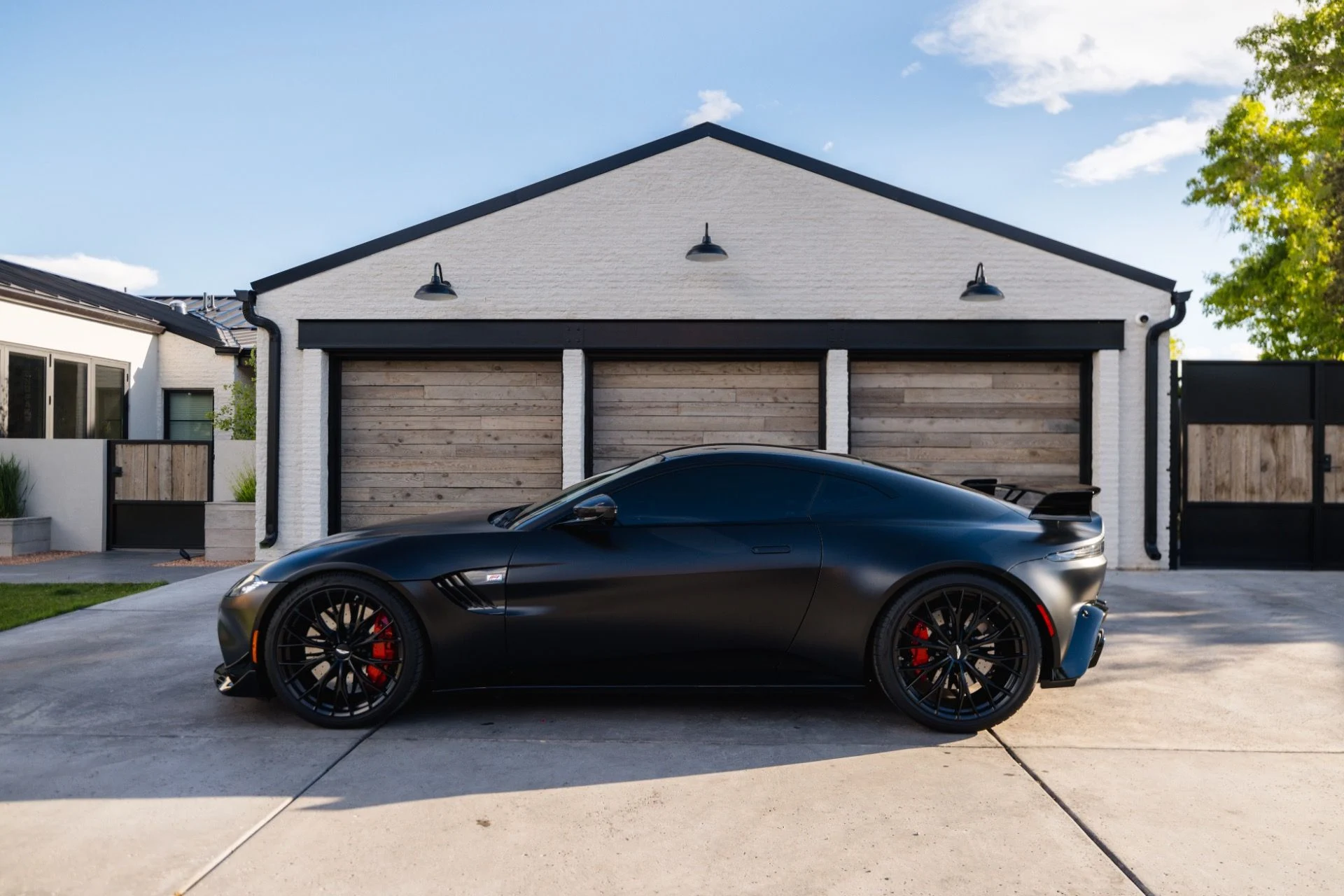 mph033_2016846905_Used_2023_Aston_Martin_Vantage_F1_Edition_1715792316_a2754fcd92