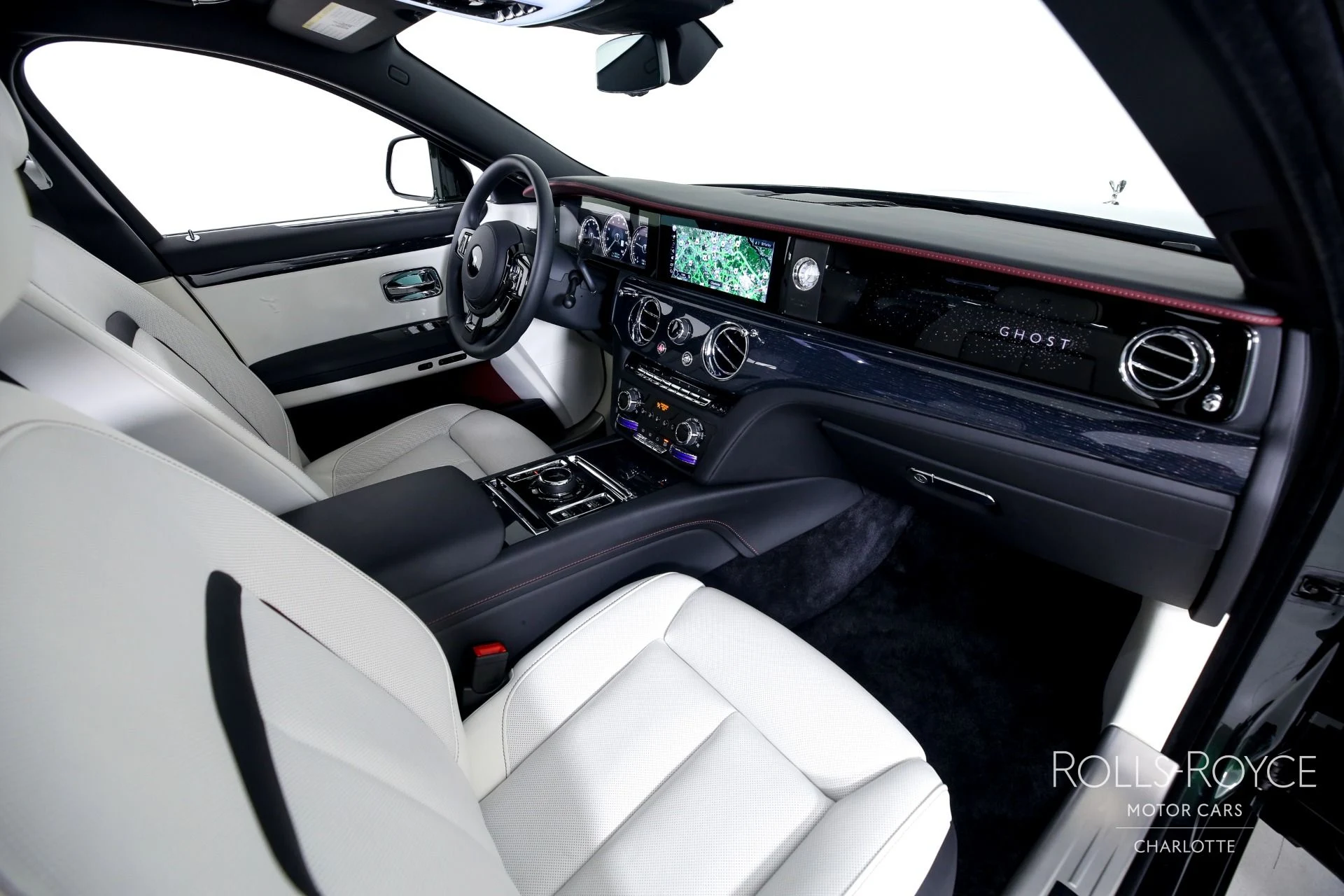 mph033_2023374054_Used_2022_Rolls_Royce_Ghost_1688237023_0c4f518a26