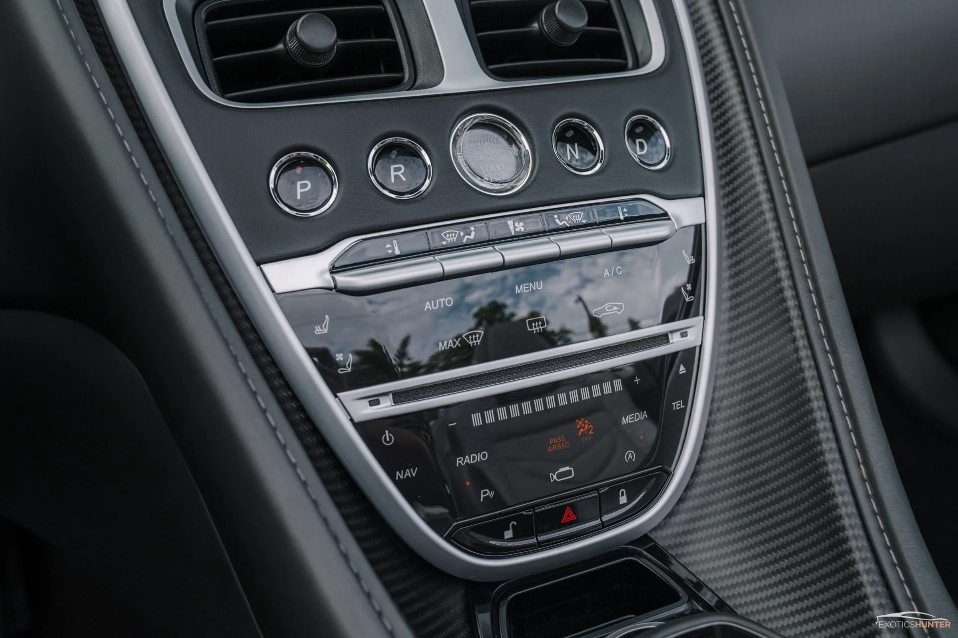 mph033_2034928124_Used_2020_Aston_Martin_DBS_Superleggera_1762814909_9aac2f2fcf