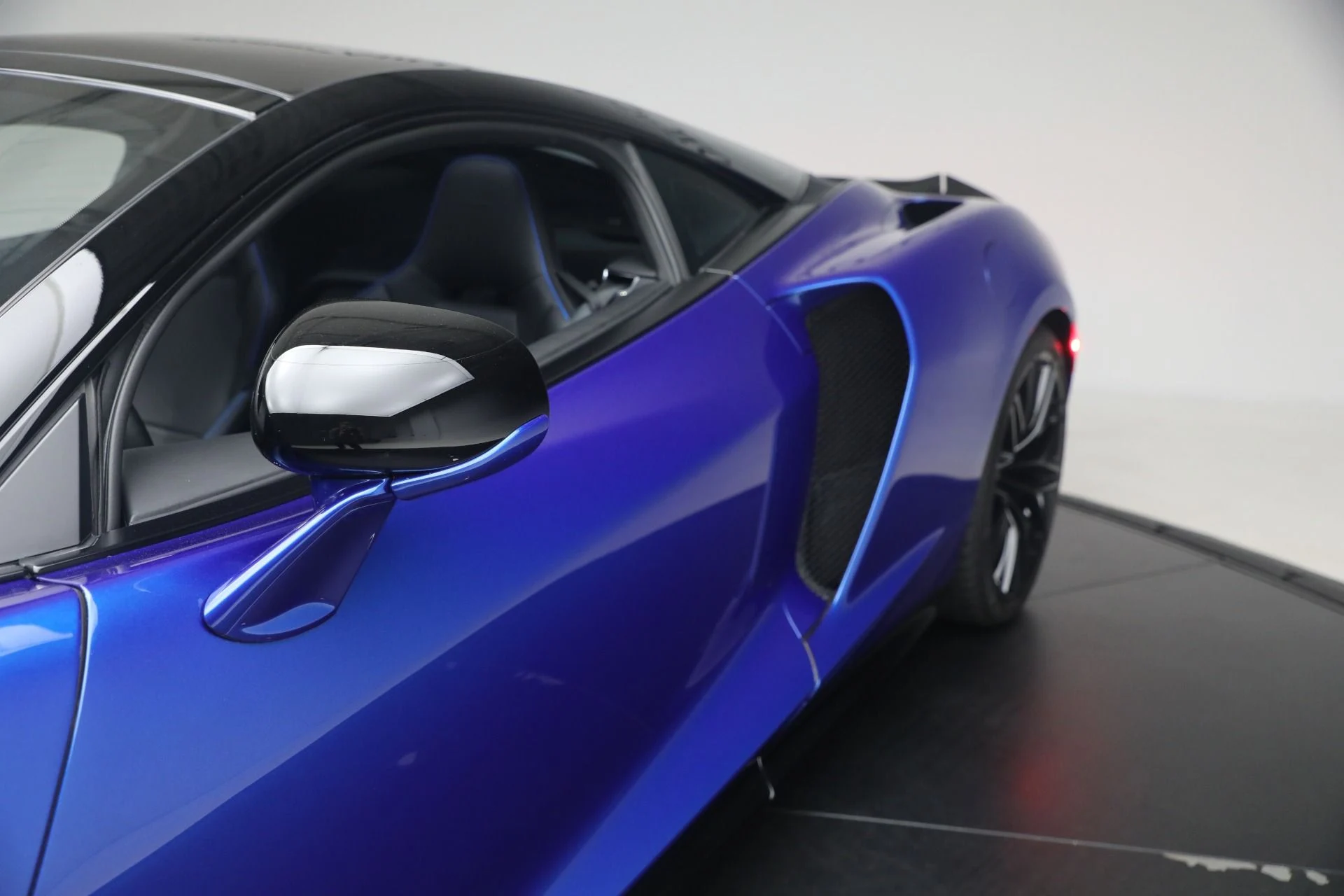 mph033_2043958260_Used_2023_Mc_Laren_GT_Luxe_5f7c972e9e