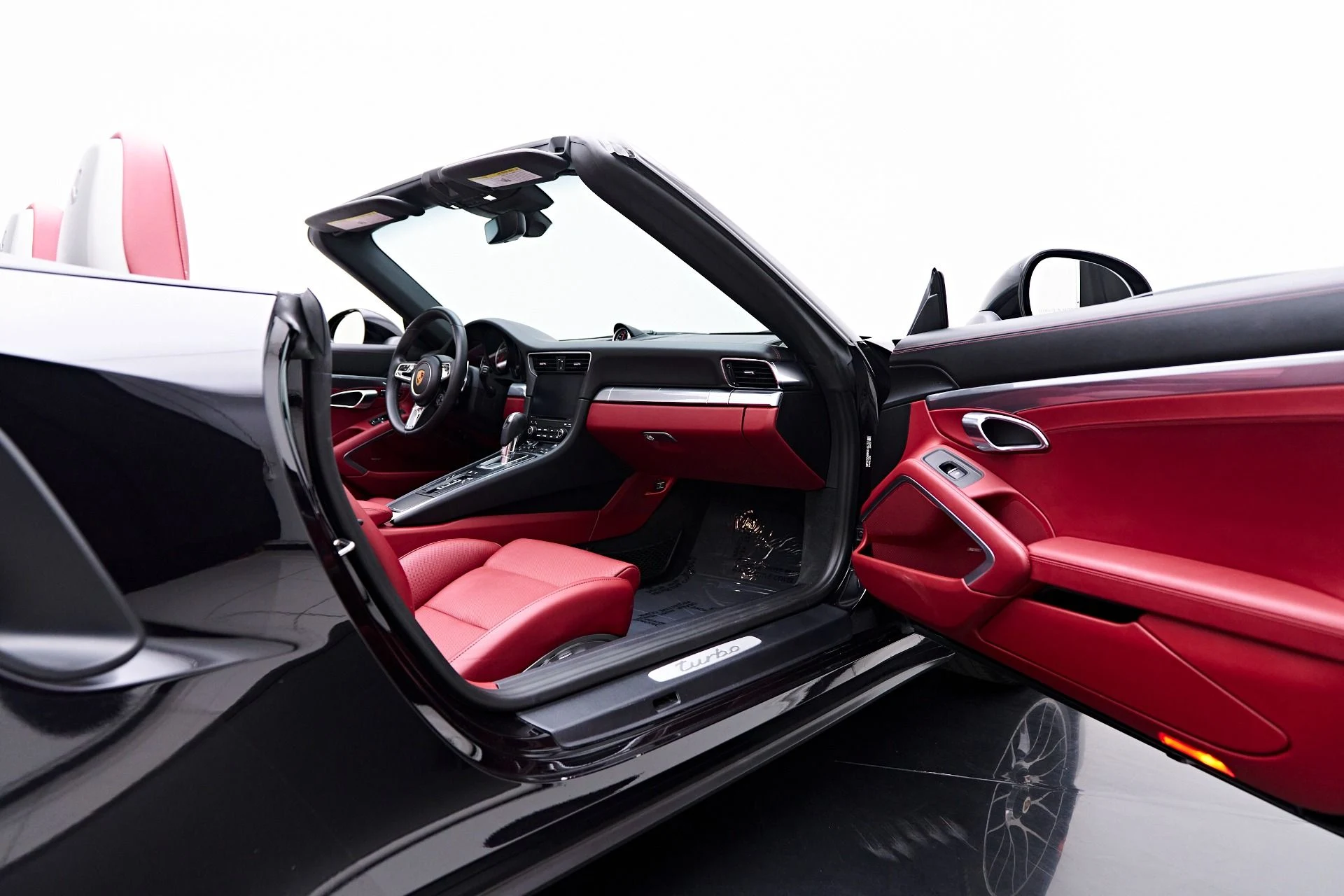 mph033_2046257837_Used_2019_Porsche_911_Turbo_1750270685_e0eae8970a