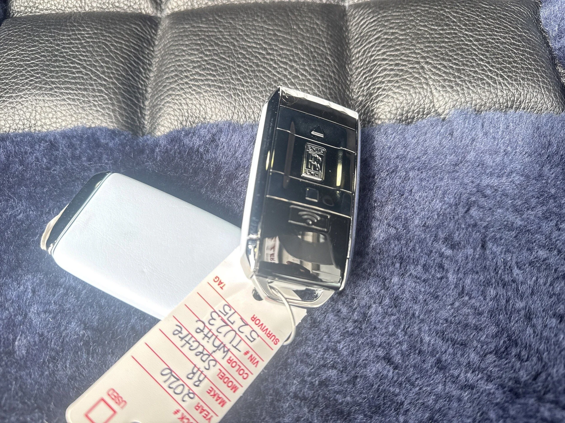 mph033_2046875599_02a2471203f4a406017bba59cd30909ax_9d24cbee4a